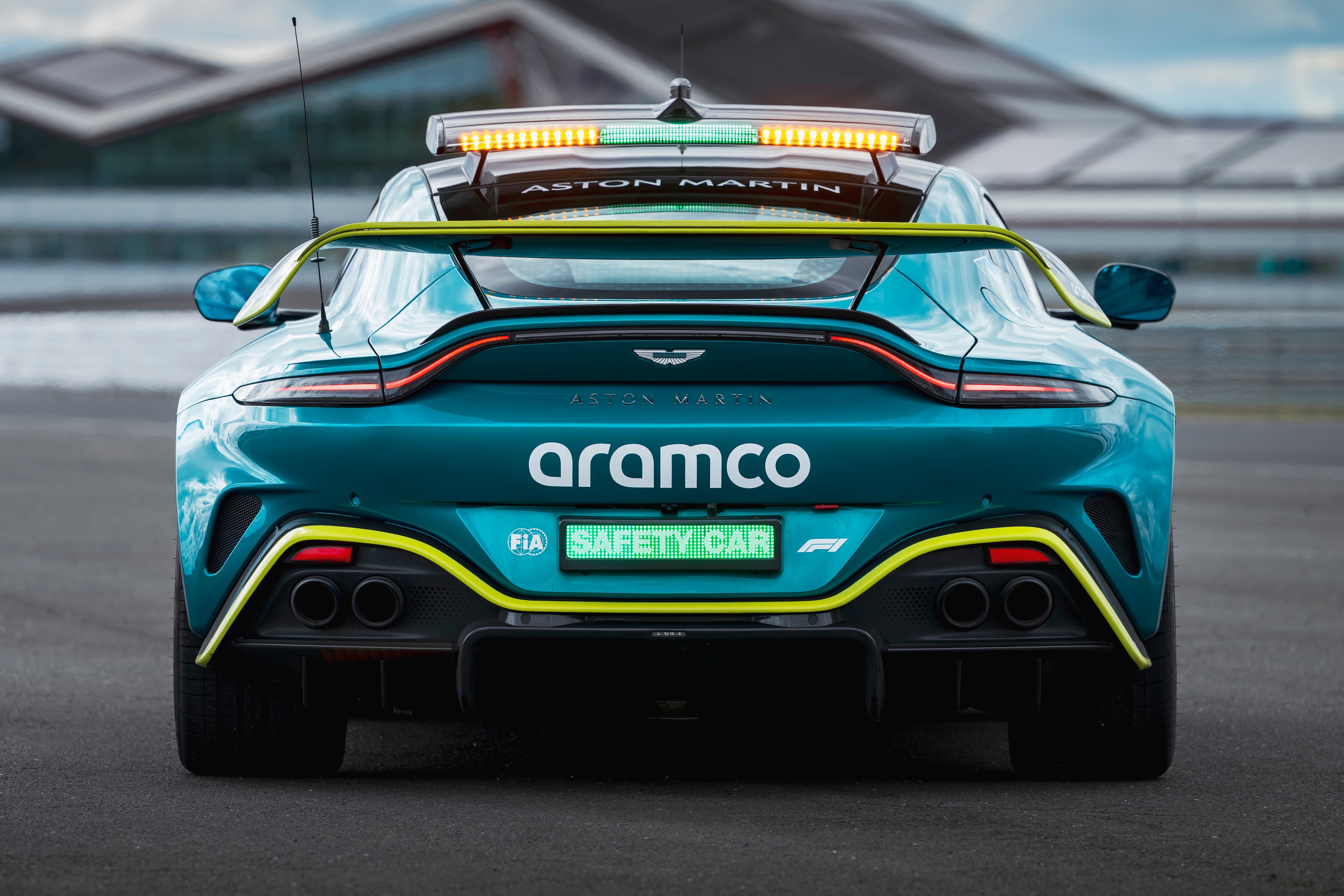 sieu xe,  aston martin,  vantage,  aston martin vantage,  vantage s,  aston martin vantage s,  safety car,  xe an toan,  f1,  medical car,  xe y te,  dbx s,  dbx707 anh 5