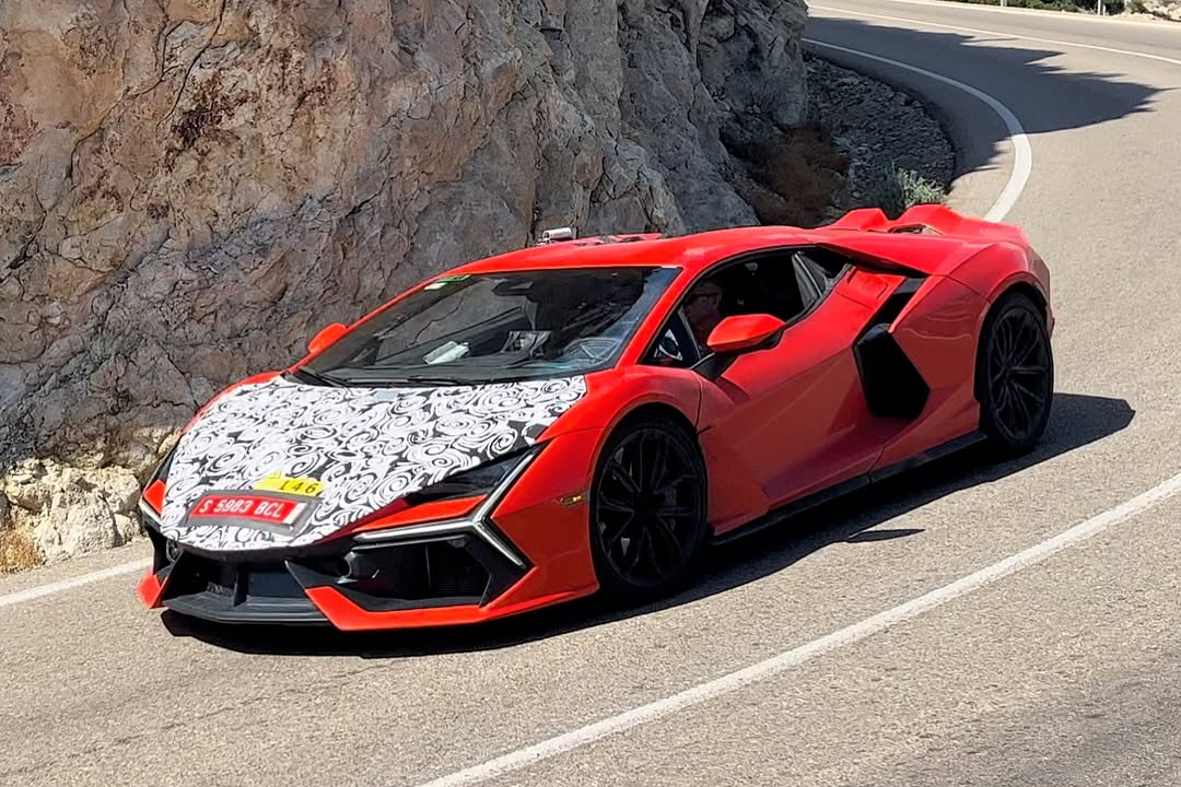 siêu xe,  lamborghini,  revuelto,  lamborghini revuelto,  SuperVeloce,  SV,  Super Veloce,  revuelto s,  revuelto sv ảnh 1 sieu xe,  lamborghini,  revuelto,  lamborghini revuelto,  SuperVeloce,  SV,  Super Veloce,  revuelto s,  revuelto sv anh 1