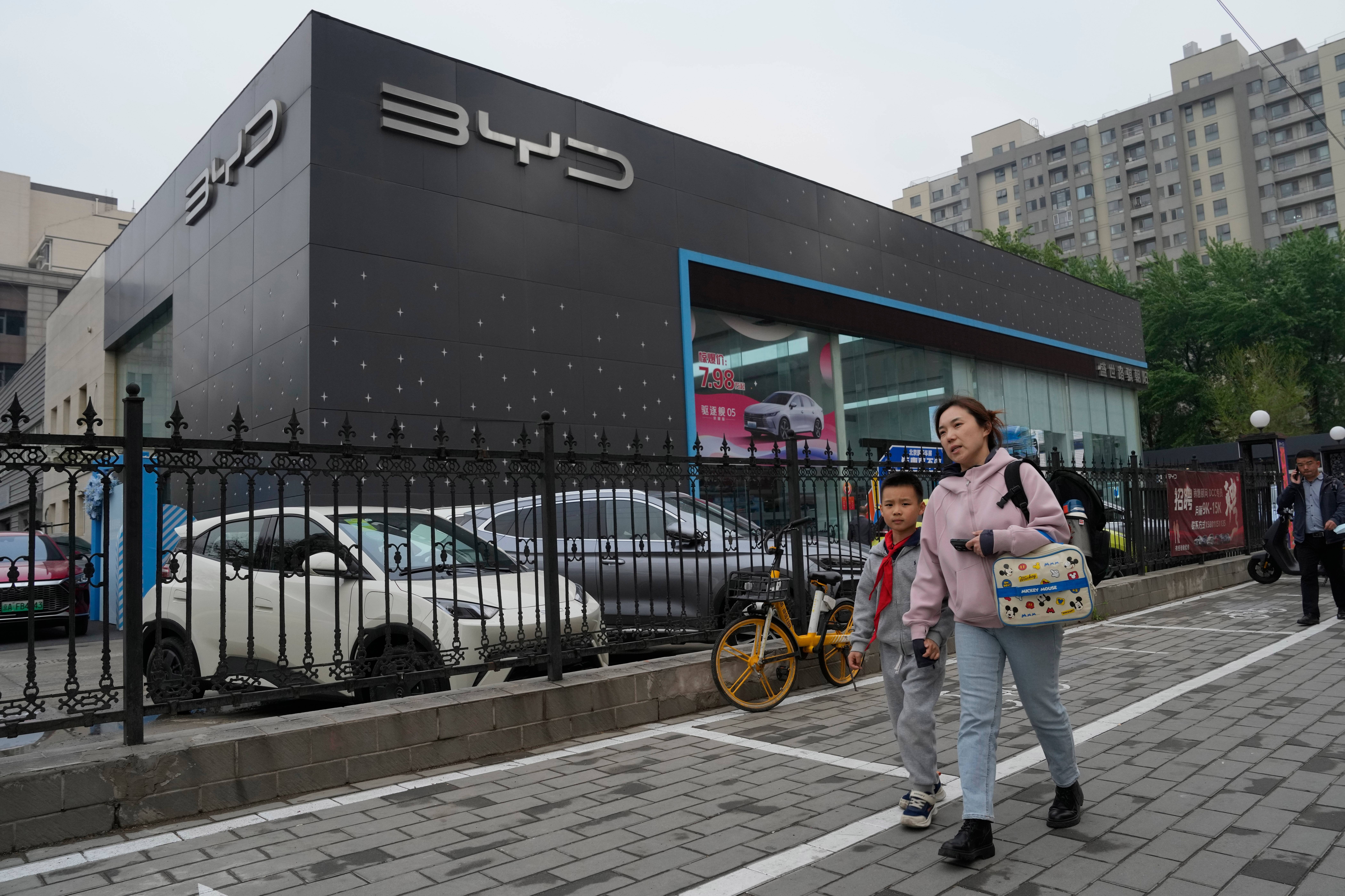 Xuat khau oto Trung Quoc tang toc, doanh so noi dia lai giam sut hinh anh