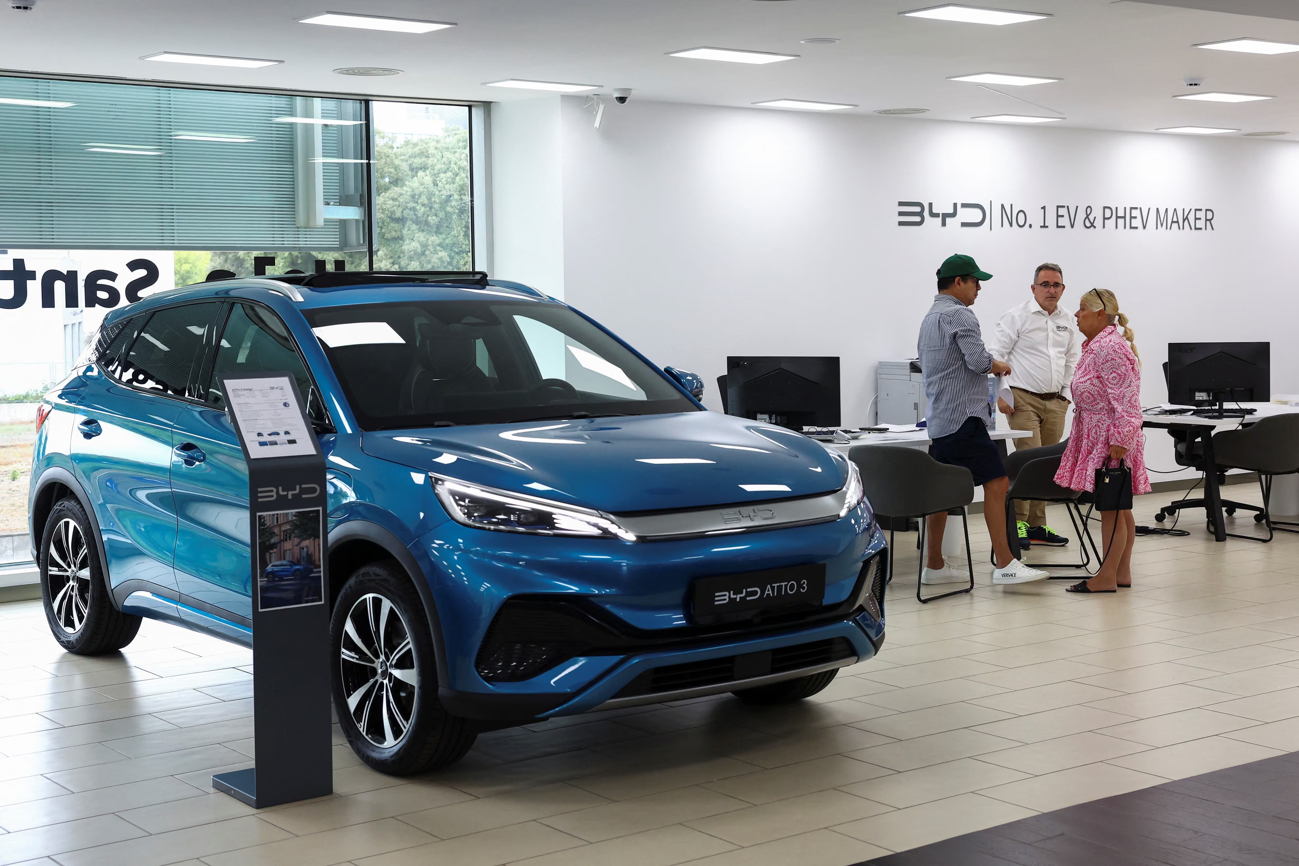 xe dien,  ev,  phev,  hybrid,  byd,  tay ban nha,  xay dung,  nha may,  nha may xe,  tesla anh 4