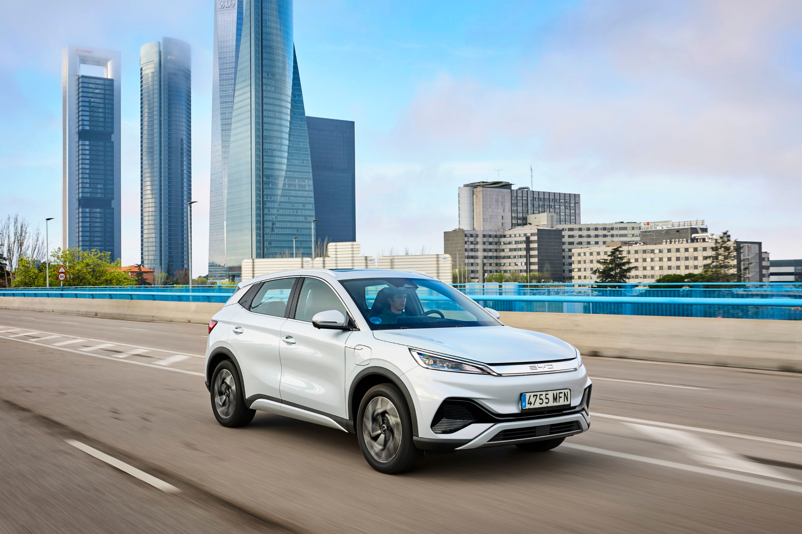xe dien,  ev,  phev,  hybrid,  byd,  tay ban nha,  xay dung,  nha may,  nha may xe,  tesla anh 1