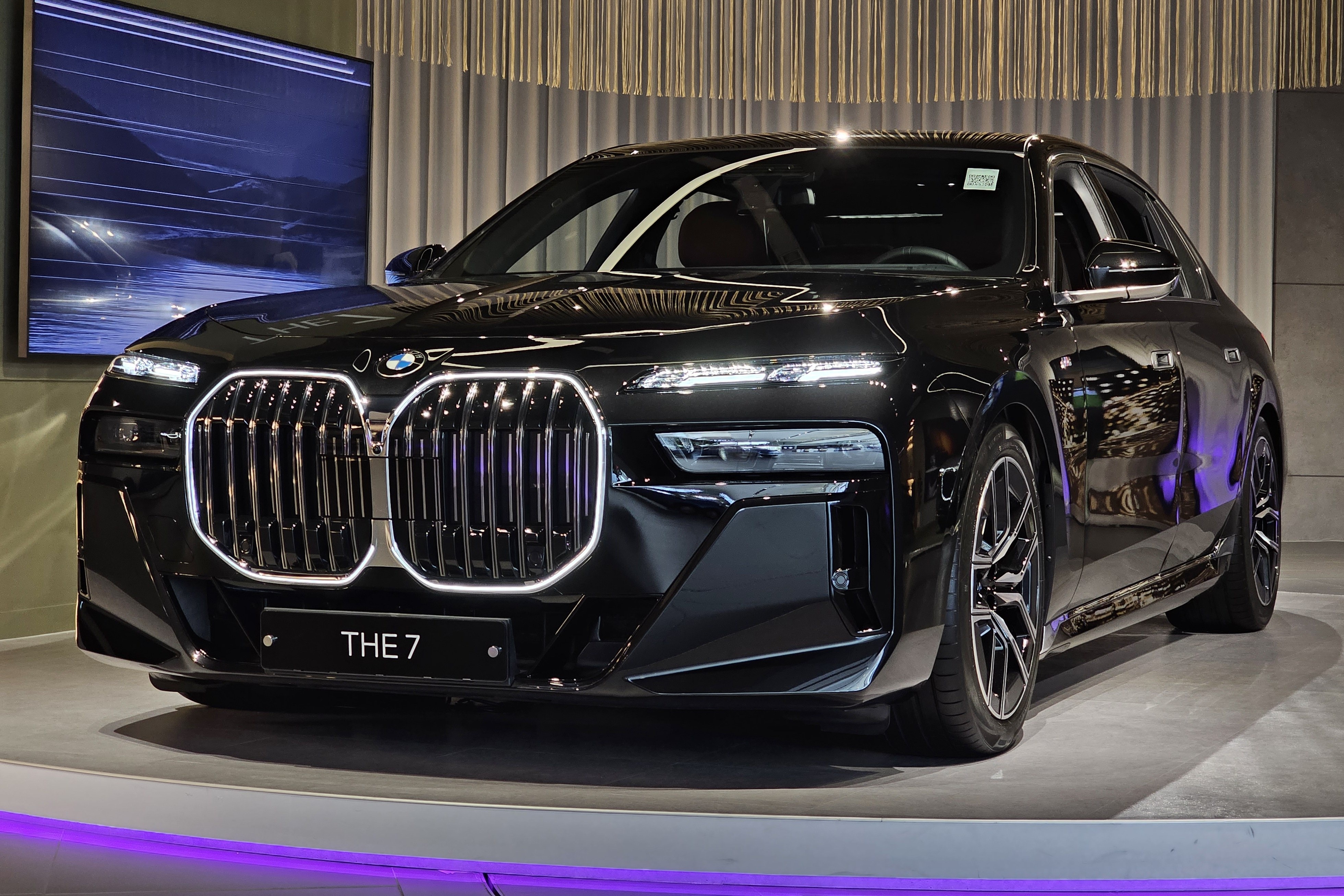 den pha,  den LED,  den tach roi,  den pha tach roi,  xe dien,  ev,  ferrari anh 4