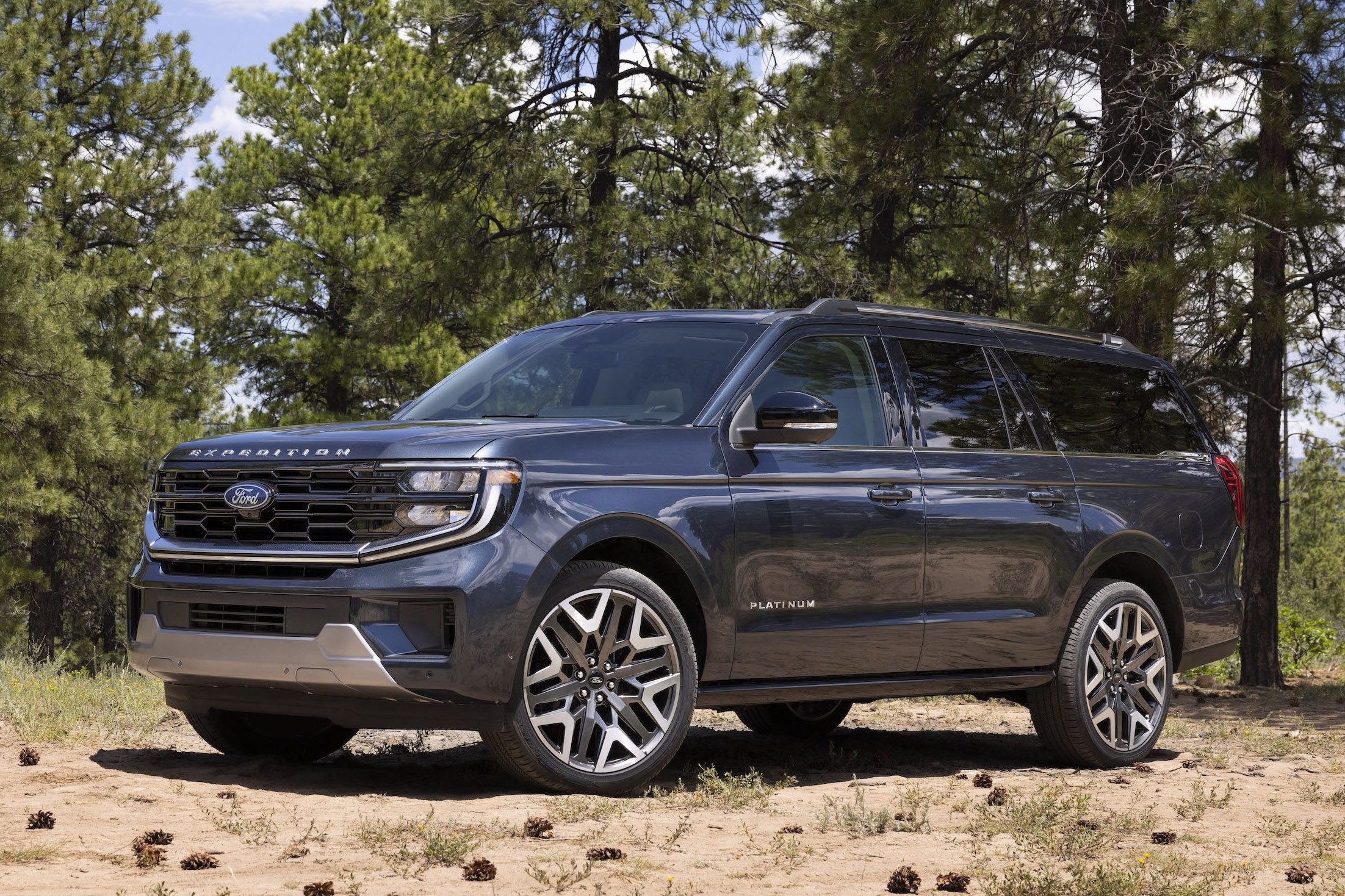 ford,  f-150,  ford f-150,  thieu nguyen lieu,  xe dien,  f-150 lightning,  lincoln,  navigator,  expedition,  dung san xuat anh 2