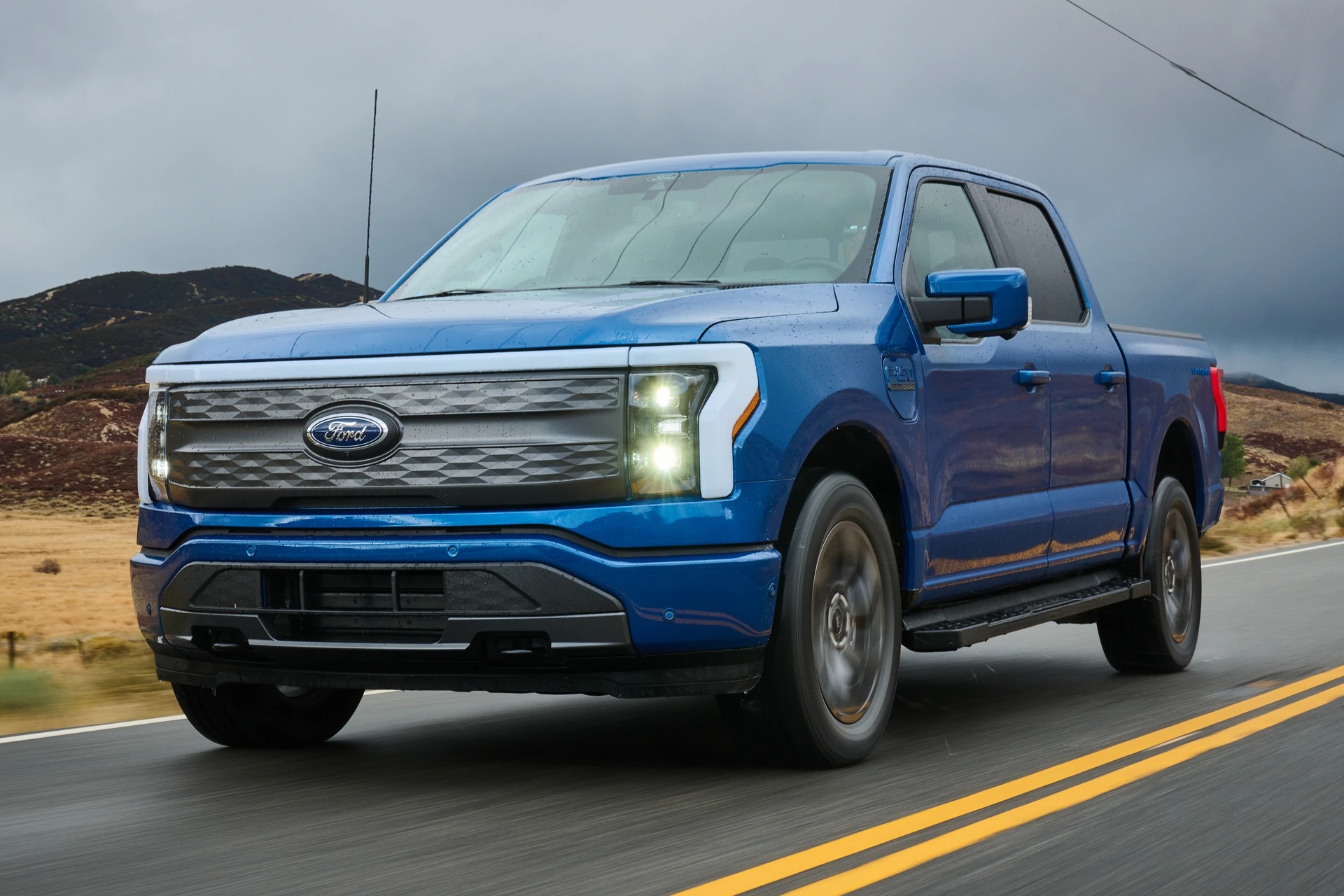 ford,  f-150,  ford f-150,  thieu nguyen lieu,  xe dien,  f-150 lightning,  lincoln,  navigator,  expedition,  dung san xuat anh 1