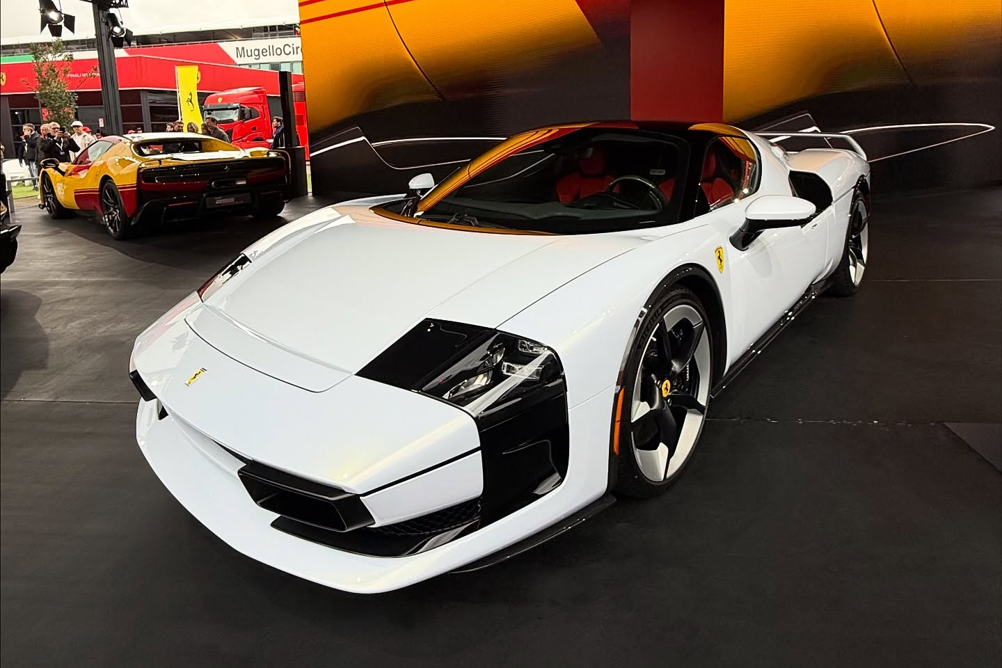 Sieu xe Ferrari SC40 doc nhat the gioi lan dau lo dien hinh anh