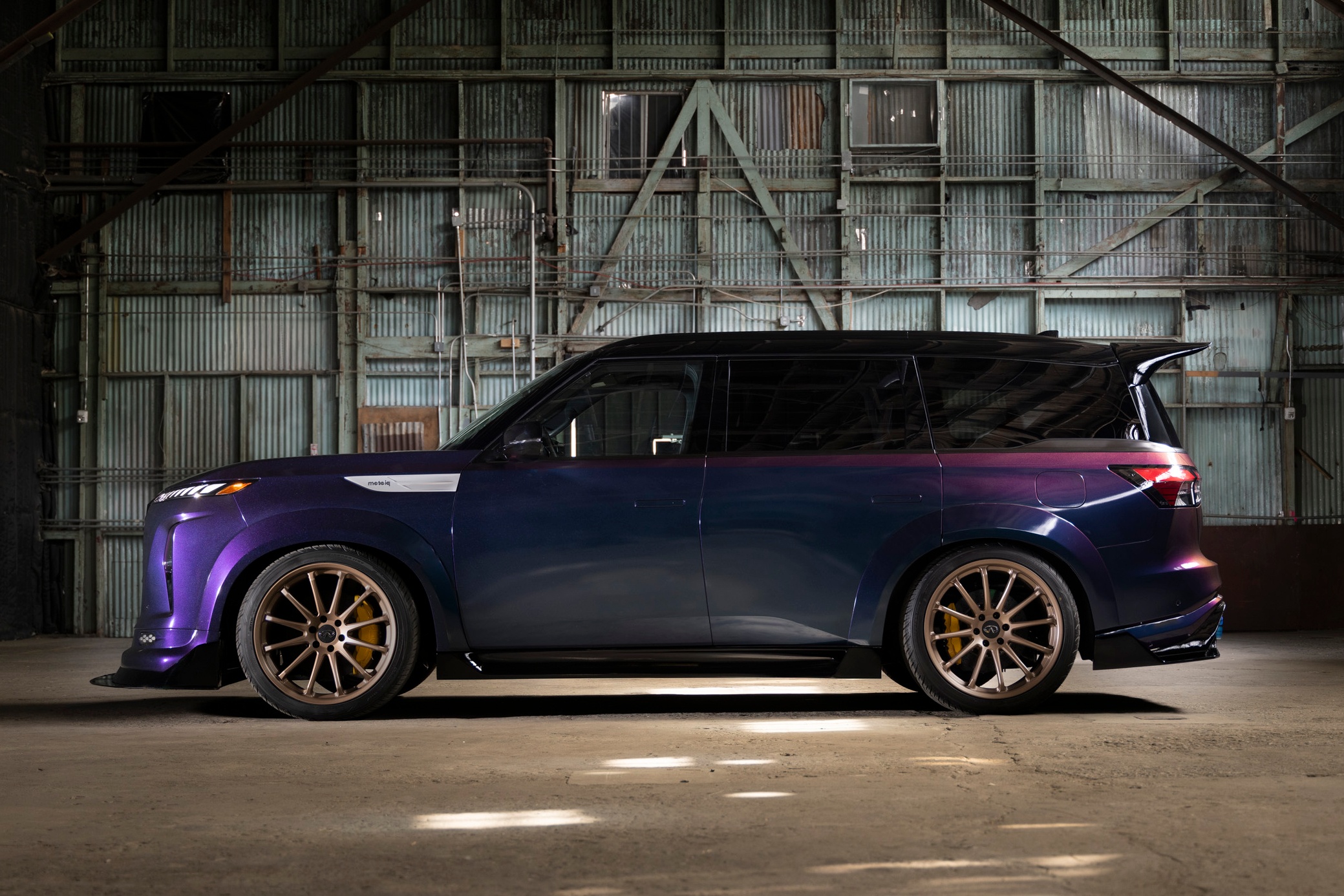 suv,  siêu xe,  nissan,  nissan gt-r,  gt-r,  infiniti,  infiniti qx80,  qx80,  qx80 r-spec ảnh 4 suv,  sieu xe,  nissan,  nissan gt-r,  gt-r,  infiniti,  infiniti qx80,  qx80,  qx80 r-spec anh 4