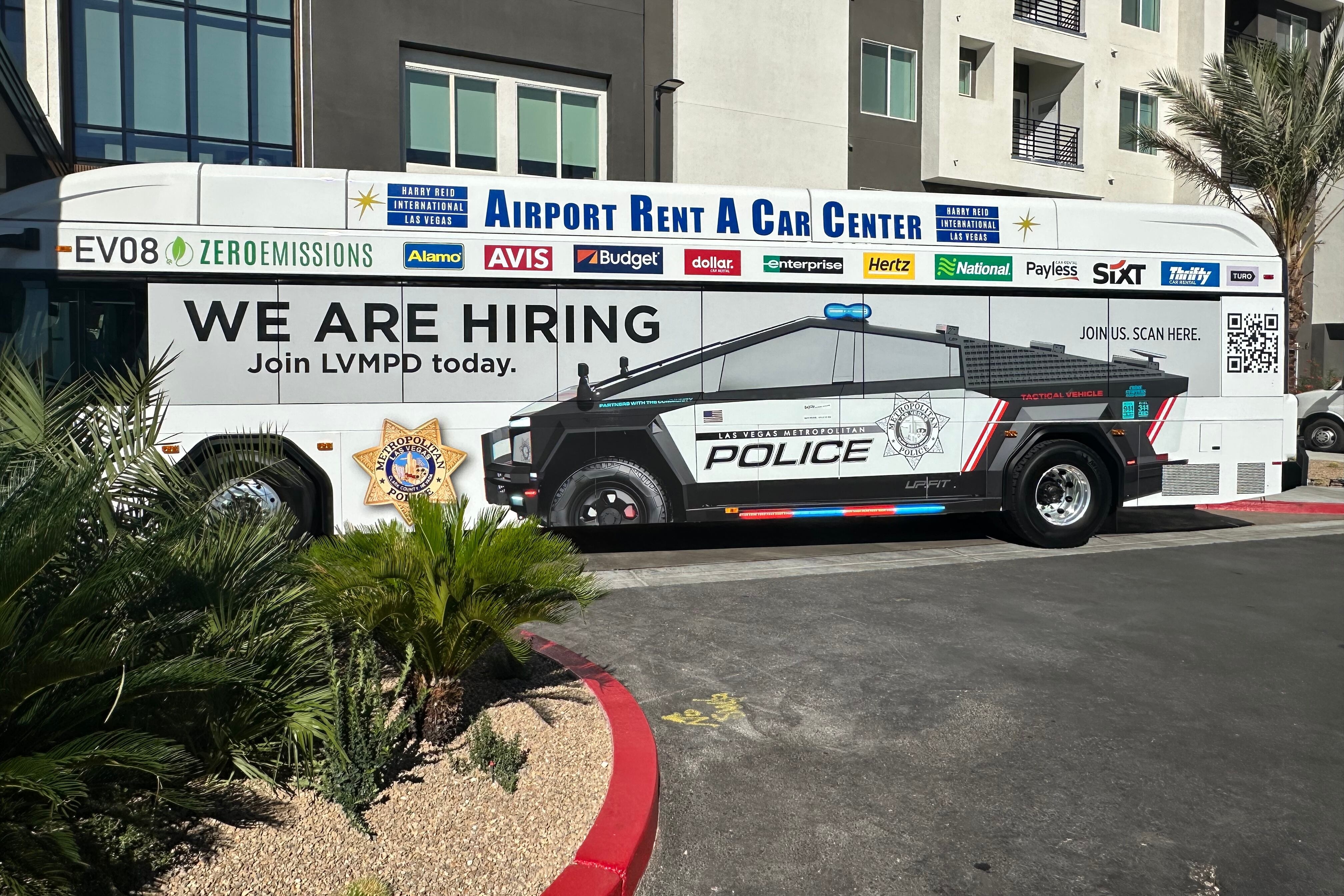 xe dien,  ev,  tesla,  tesla cybertruck,  xe canh sat,  canh sat,  canh sat my,  nevada,  my,  las vegas,  lvmpd anh 16