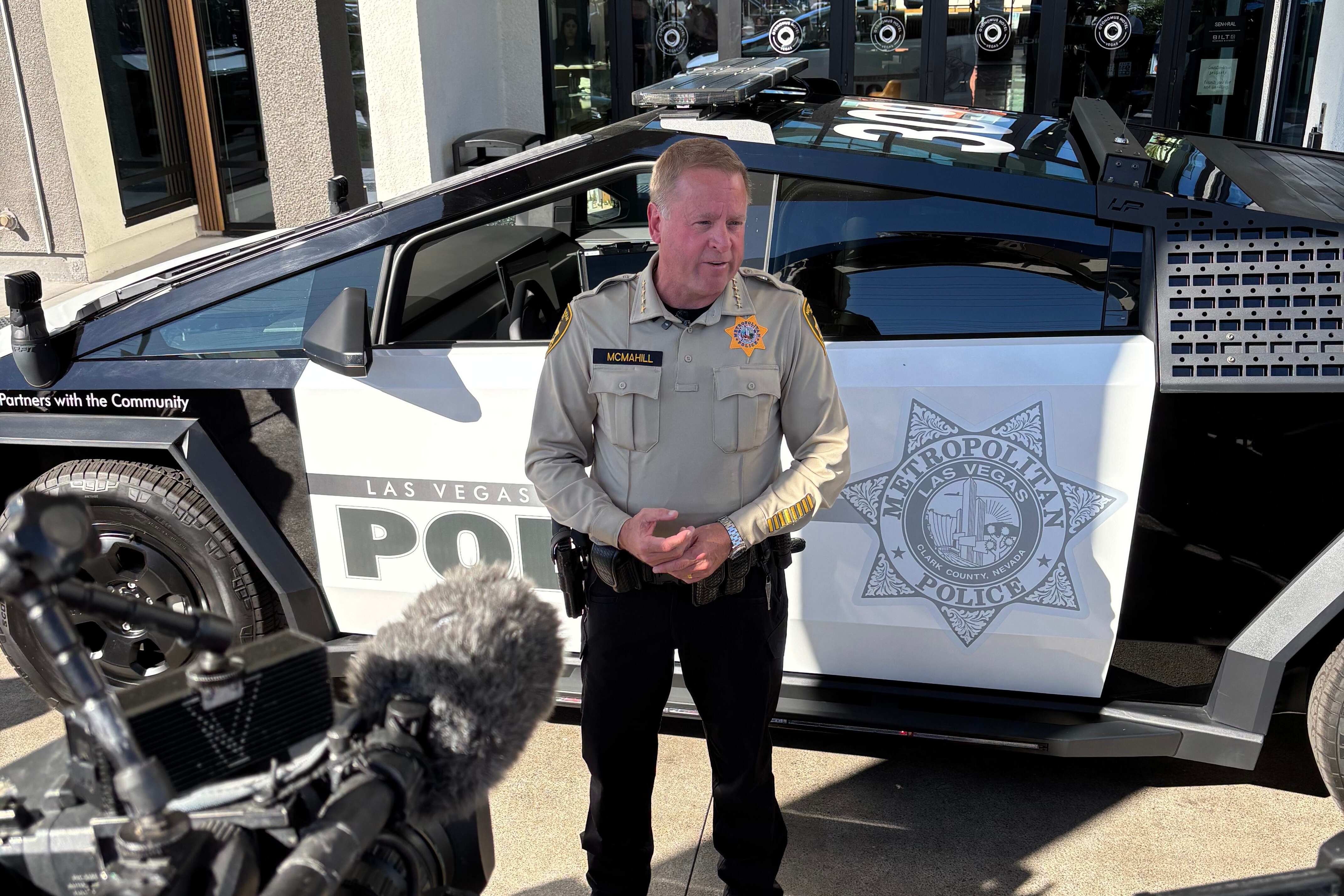 xe dien,  ev,  tesla,  tesla cybertruck,  xe canh sat,  canh sat,  canh sat my,  nevada,  my,  las vegas,  lvmpd anh 4