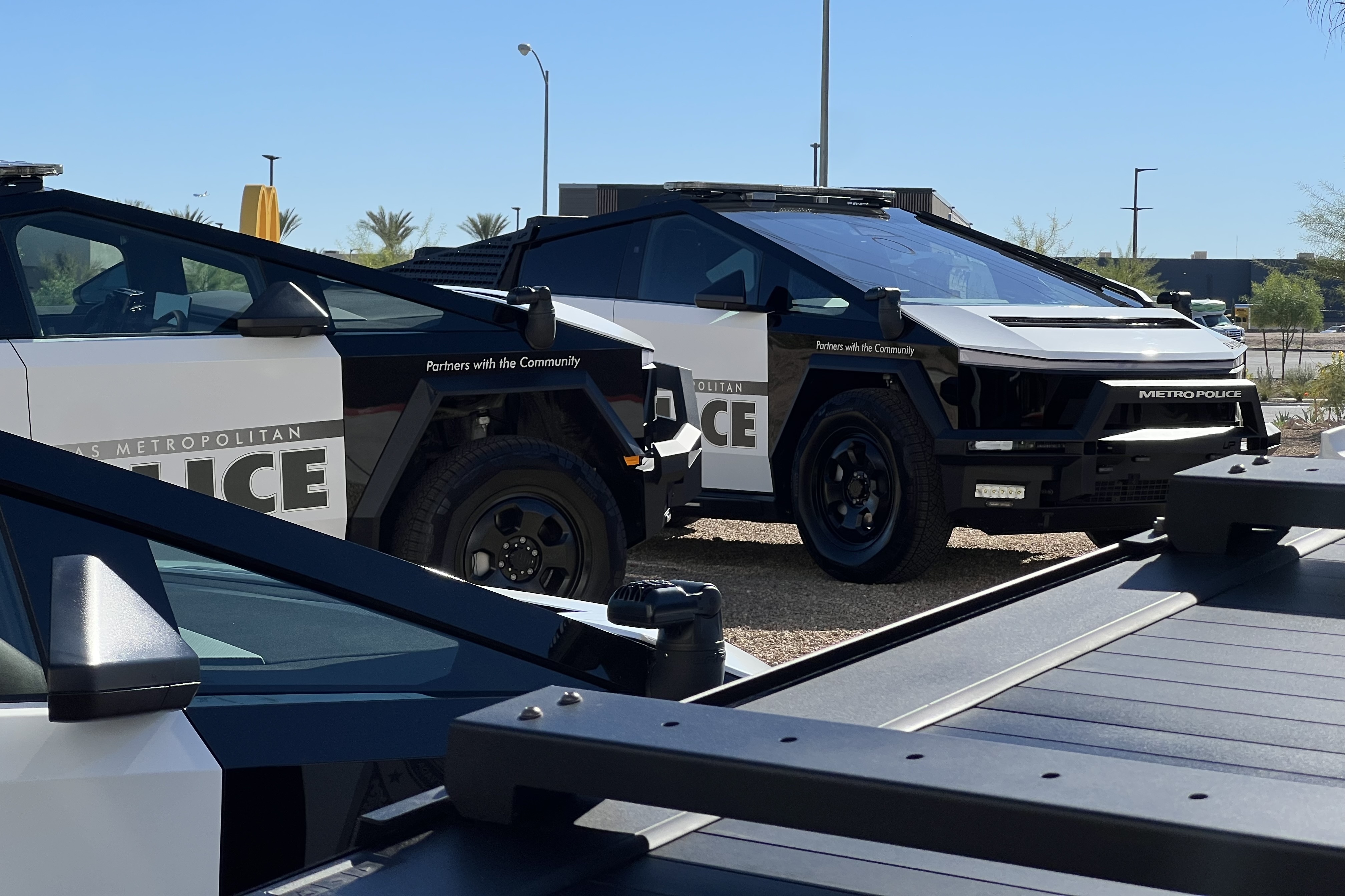 xe dien,  ev,  tesla,  tesla cybertruck,  xe canh sat,  canh sat,  canh sat my,  nevada,  my,  las vegas,  lvmpd anh 14