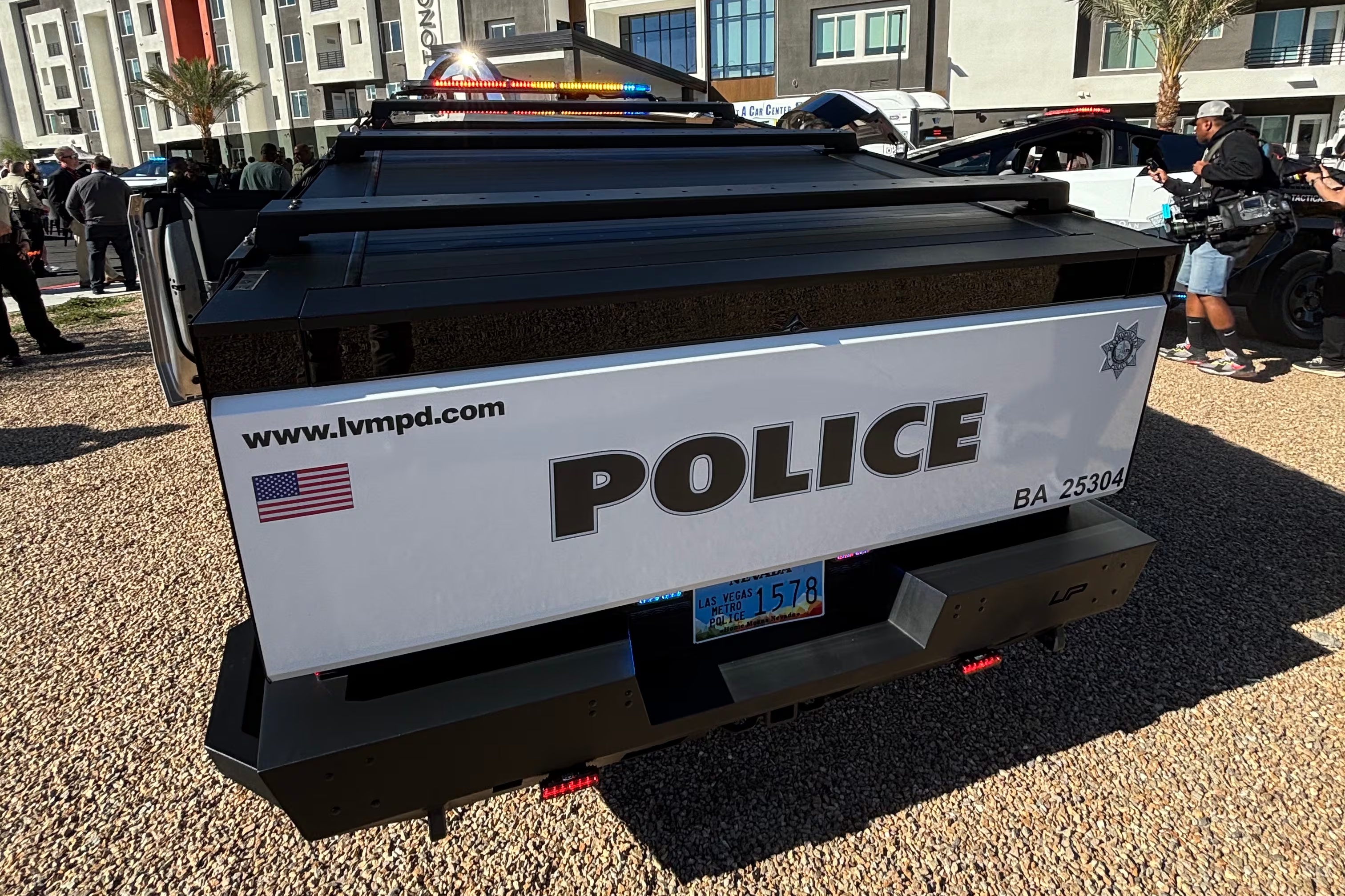 xe dien,  ev,  tesla,  tesla cybertruck,  xe canh sat,  canh sat,  canh sat my,  nevada,  my,  las vegas,  lvmpd anh 7