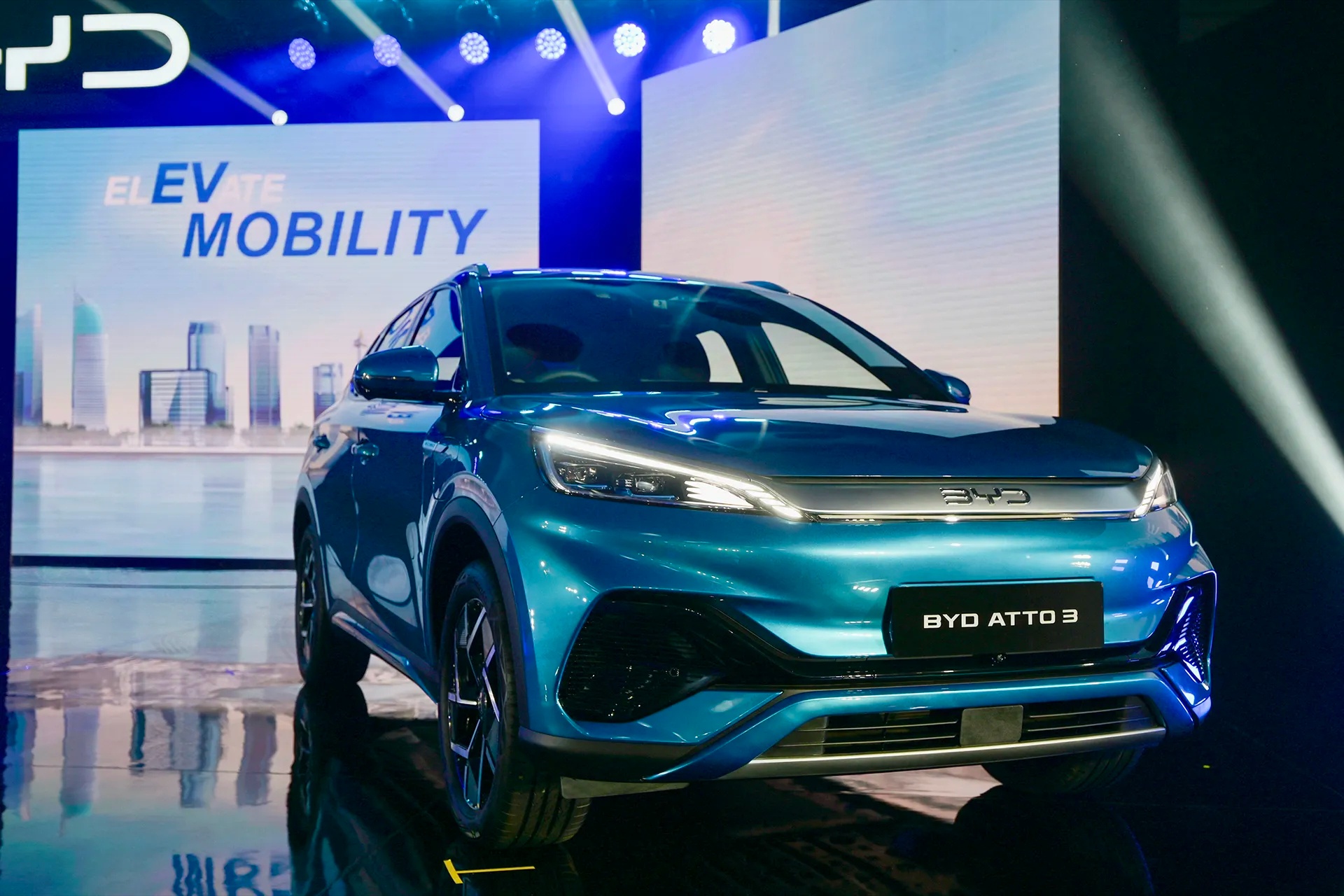 Canada xem xet bo thue quan doi voi xe Trung Quoc? hinh anh