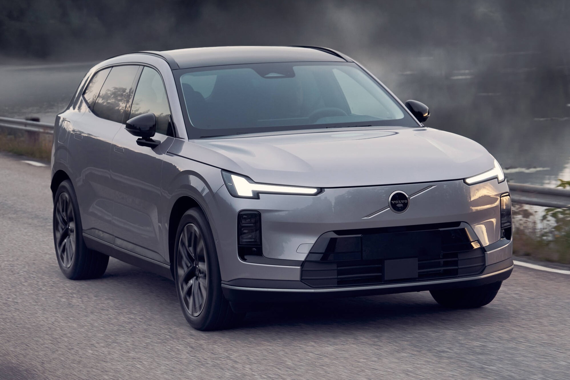 volvo,  xe dien,  hybrid,  xe hybrid,  phev,  ev,  bev,  Hakan Samuelsson,  dien hoa,  dien hoa 100%,  xc90,  xc30,  xc60,  xc70 anh 3