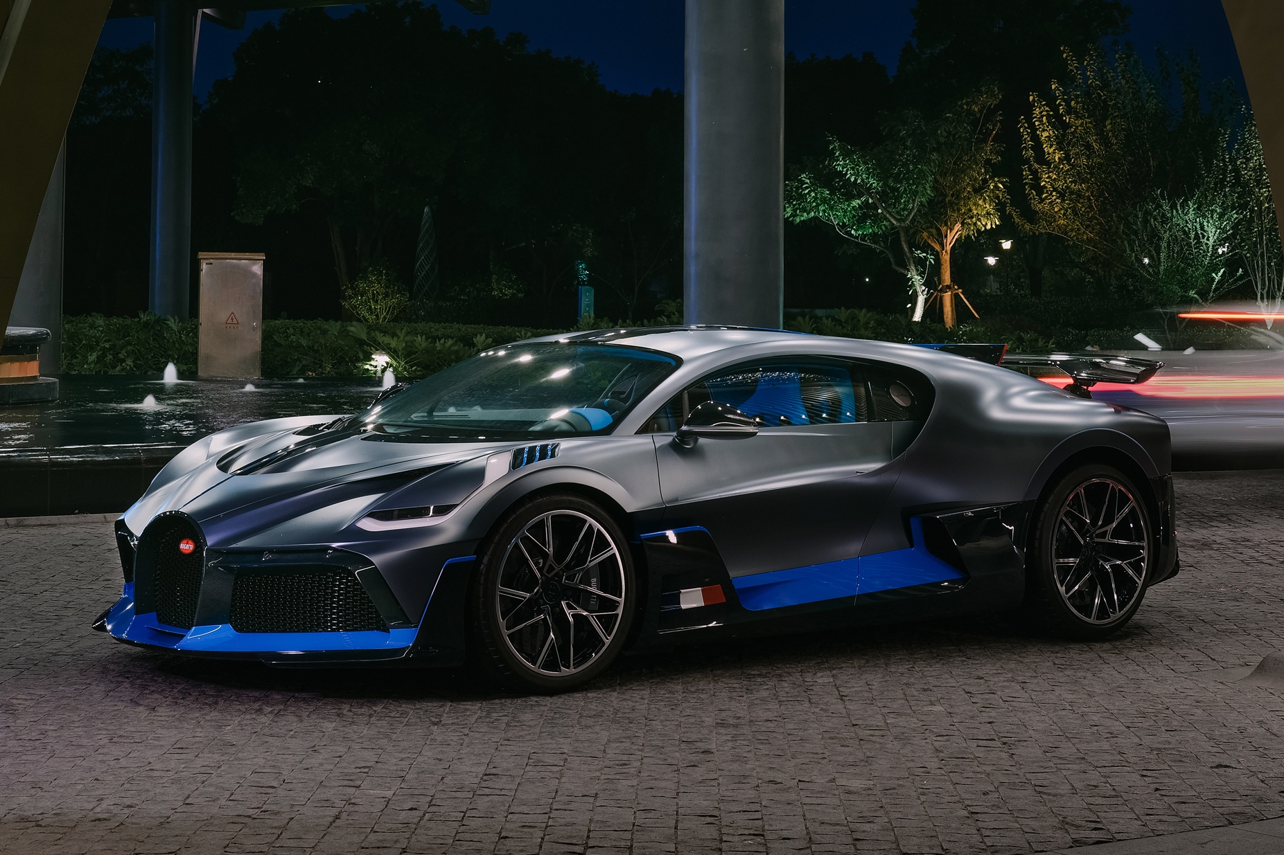 sieu xe,  bugatti,  trung quoc,  thuong hai,  bugatti thuong hai,  bugatti trung quoc,  bugatti divo,  divo,  tourbillon,  bugatti tourbillon anh 10