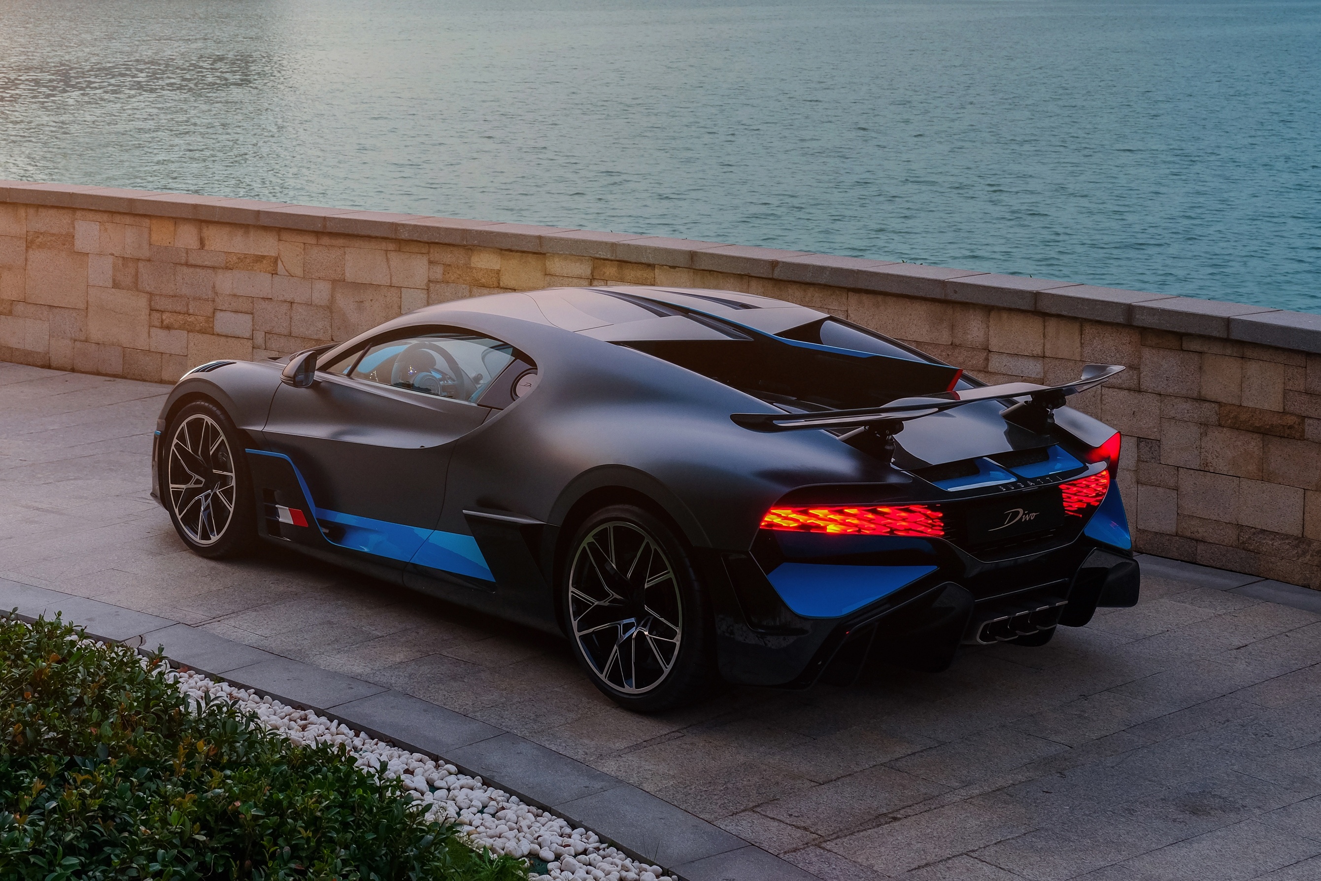 sieu xe,  bugatti,  trung quoc,  thuong hai,  bugatti thuong hai,  bugatti trung quoc,  bugatti divo,  divo,  tourbillon,  bugatti tourbillon anh 8