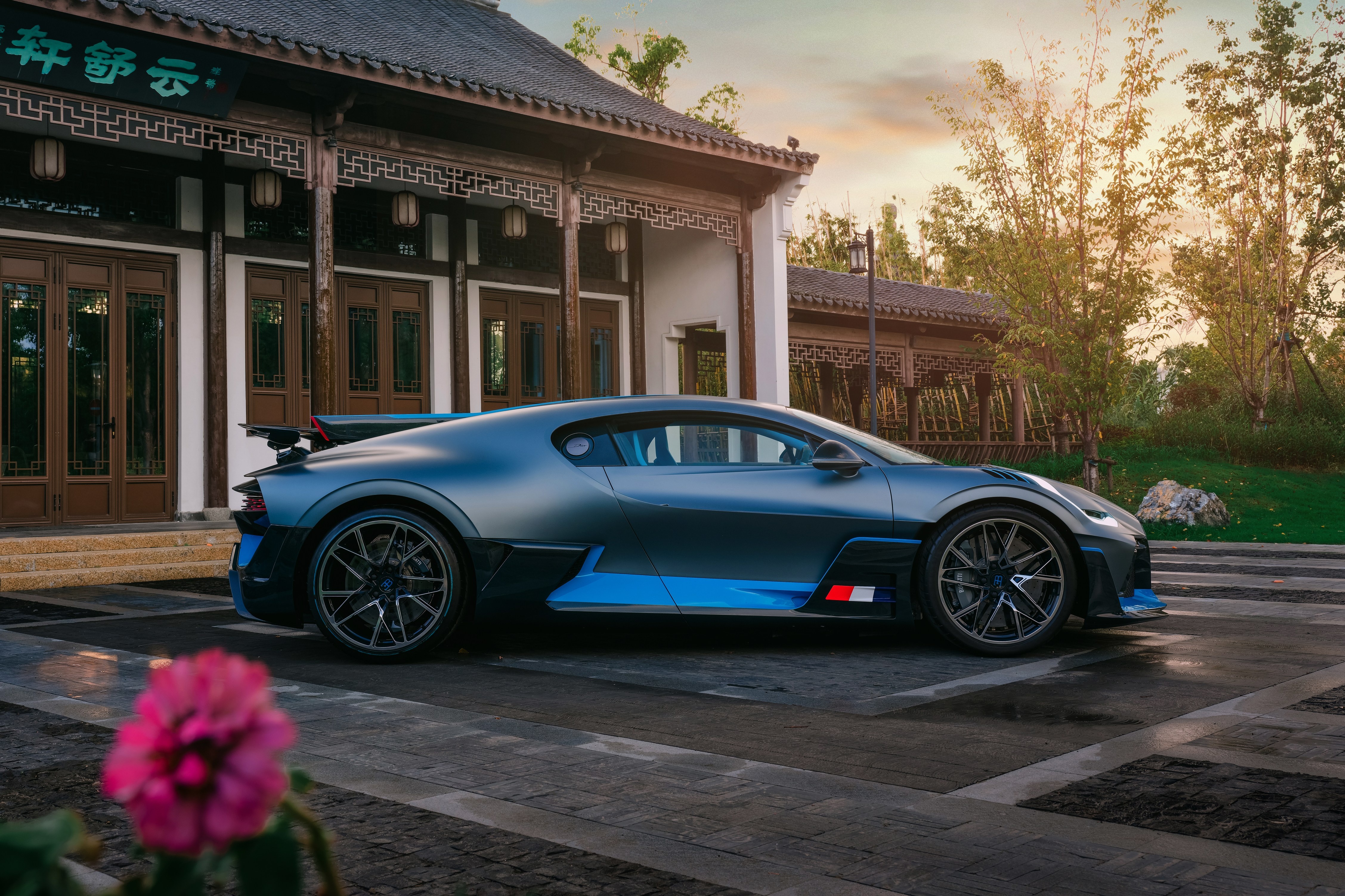sieu xe,  bugatti,  trung quoc,  thuong hai,  bugatti thuong hai,  bugatti trung quoc,  bugatti divo,  divo,  tourbillon,  bugatti tourbillon anh 11