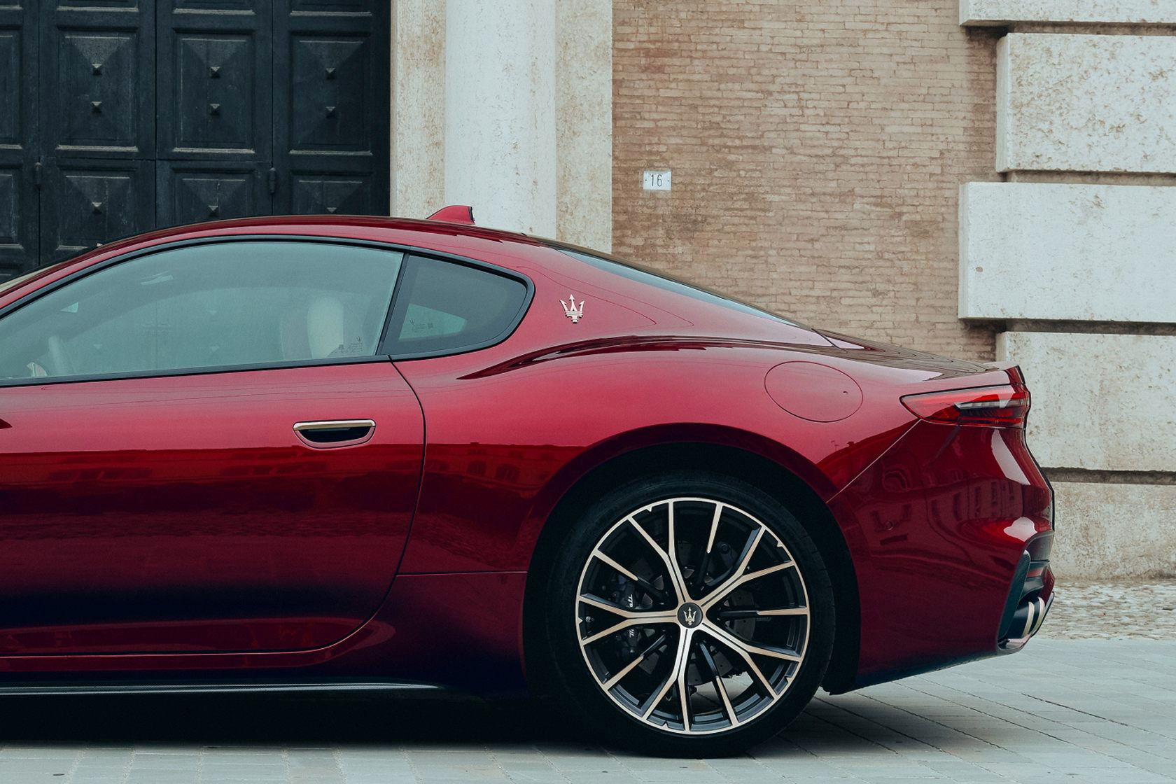 maserati,  granturismo,  grancabrio,  maserati granturismo,  maserati grancabrio,  xe the thao,  italy,  doc ban,  doc nhat,  Meccanica Lirica,  GranTurismo Meccanica Lirica,  Fuoriserie anh 4