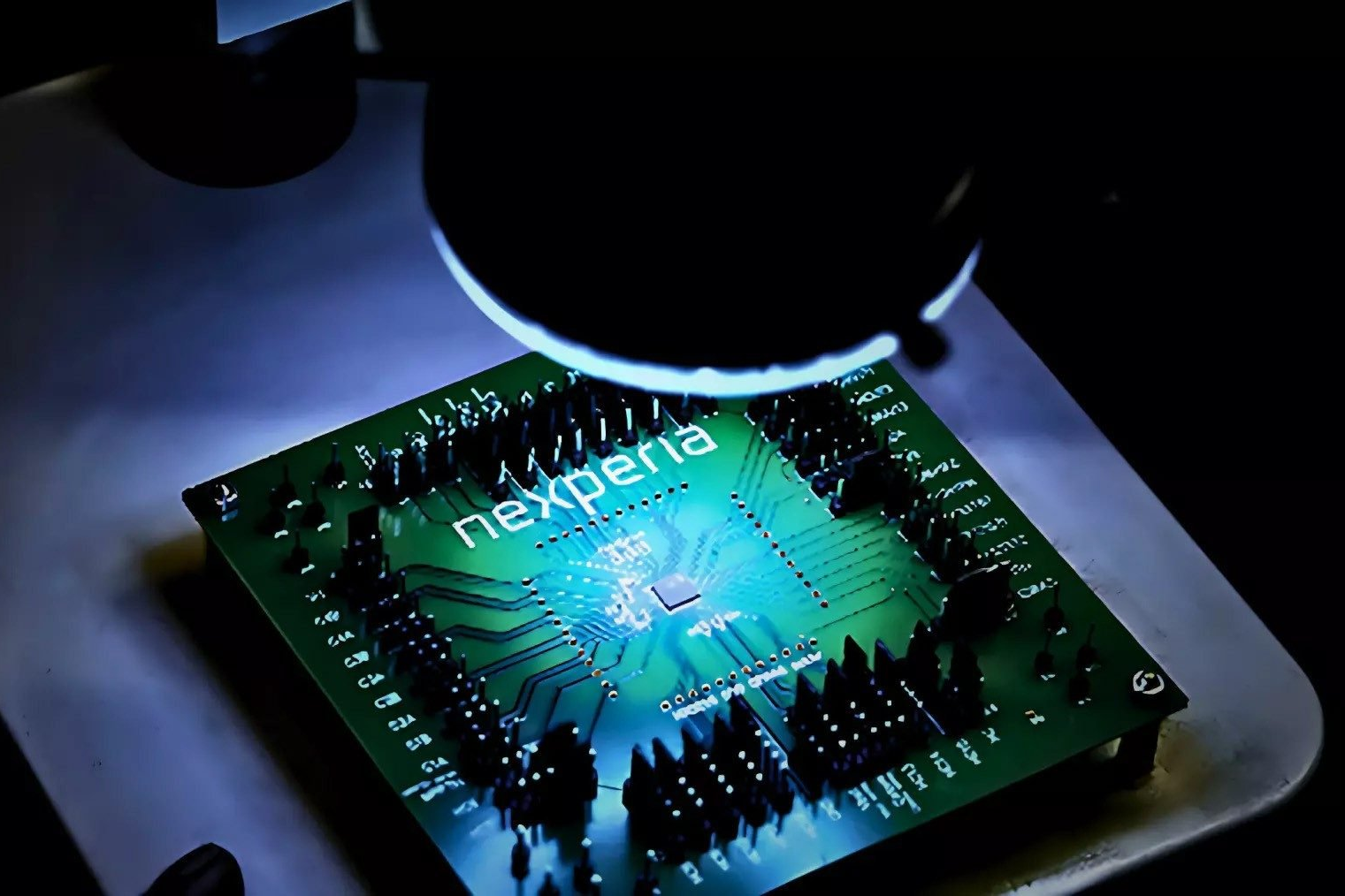 Cuoc chien chip Nexperia ha nhiet, nganh cong nghiep oto se on? hinh anh