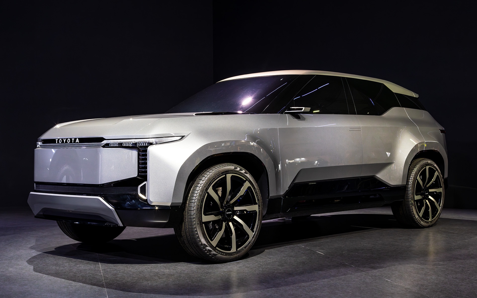 toyota,  land cruiser,  toyota land cruiser,  land cruiser fj,  land cruiser prado,  ban tai,  thuan dien,  ev,  suv,  concept,  japan mobility show anh 2