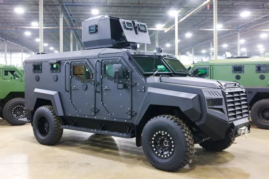 Can canh 'sieu xe' boc thep Roshel Senator cua luc luong ICE hinh anh