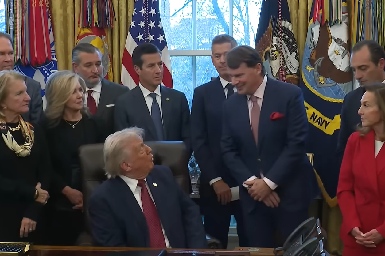 ford,  trump,  xe dien,  biden anh 2