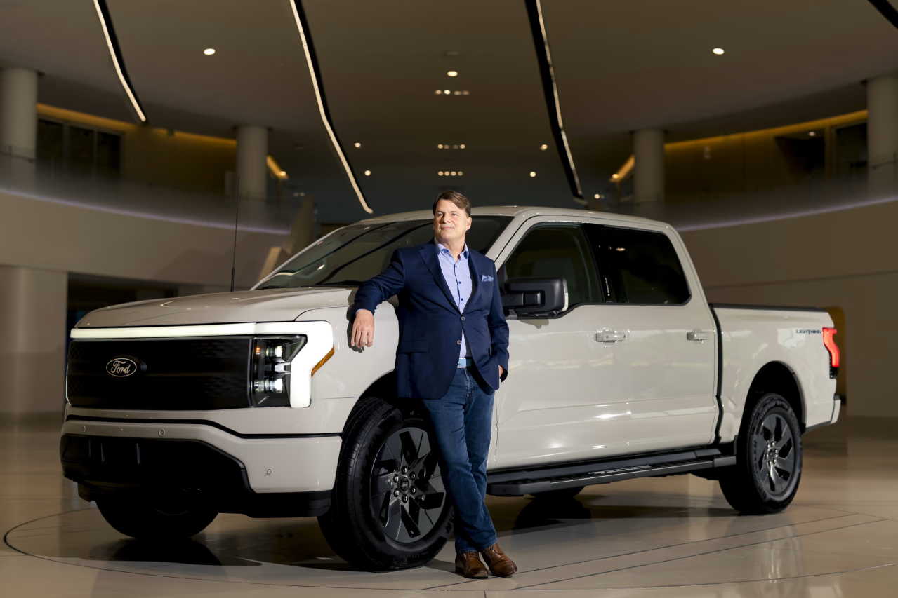 CEO Ford canh bao chau Au dang 'ban tuong lai' cho xe Trung Quoc hinh anh