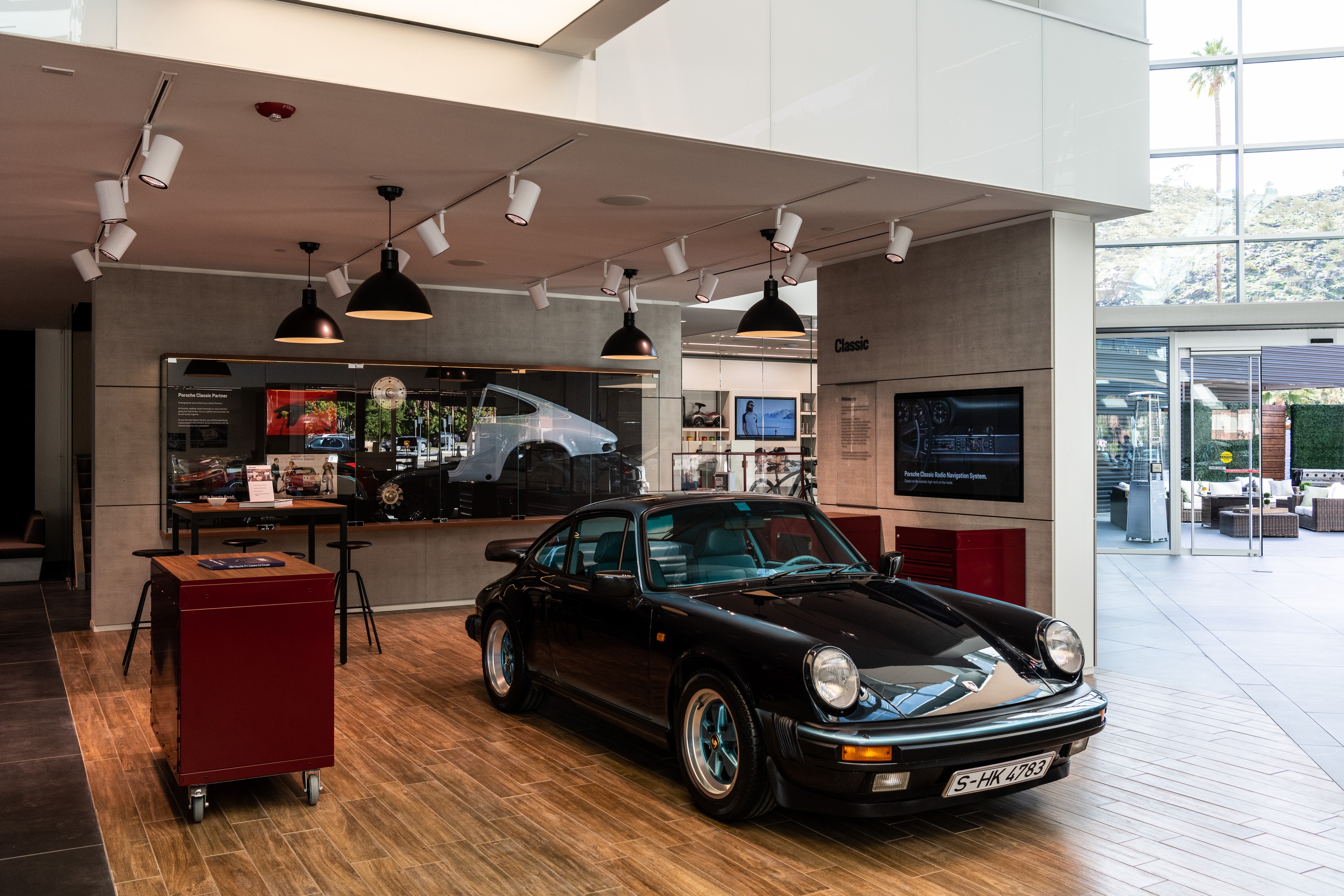 porsche,  my,  tang gia,  thue quan anh 2