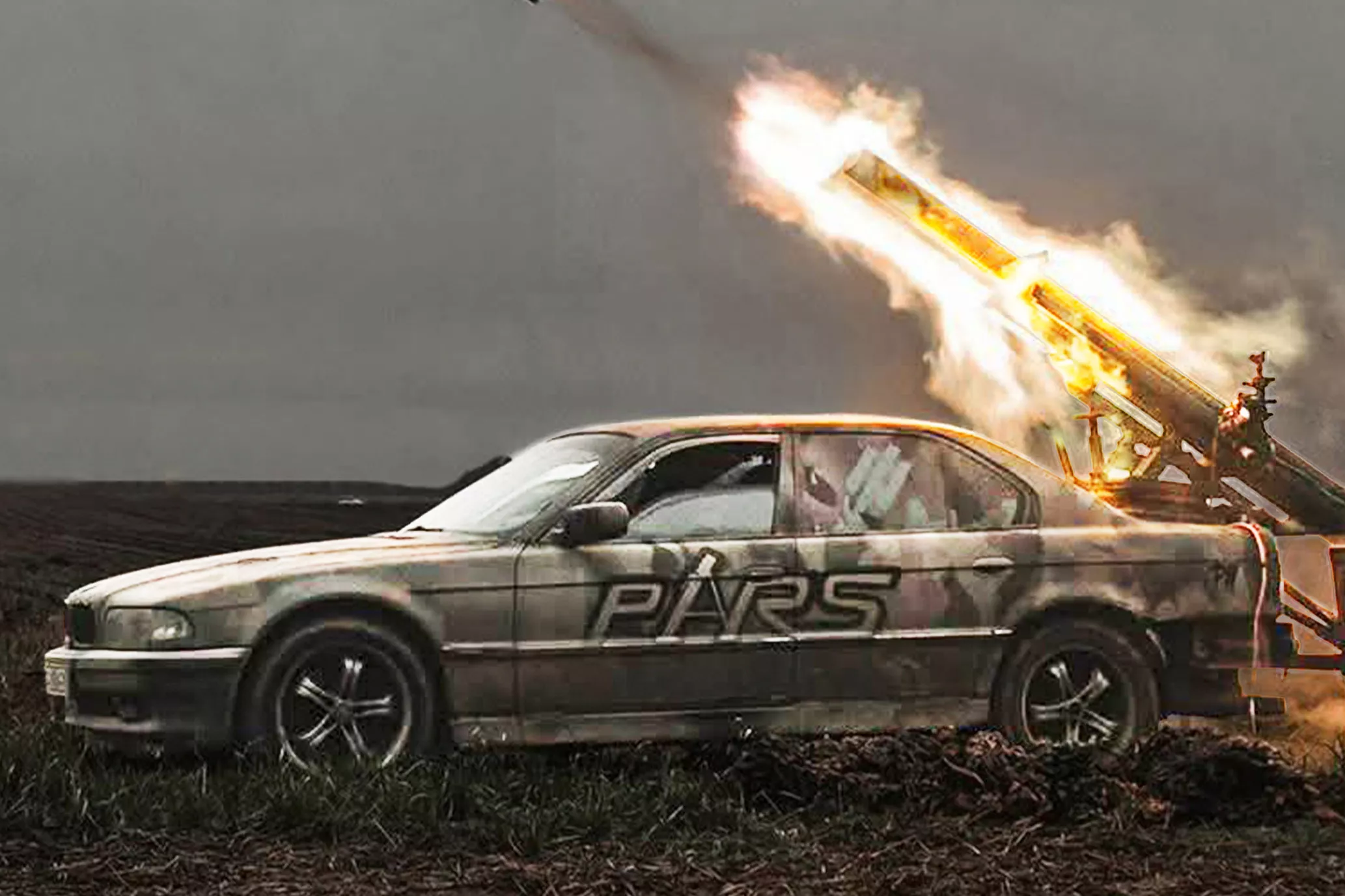 BMW 7 Series lap dan phong ten lua hinh anh