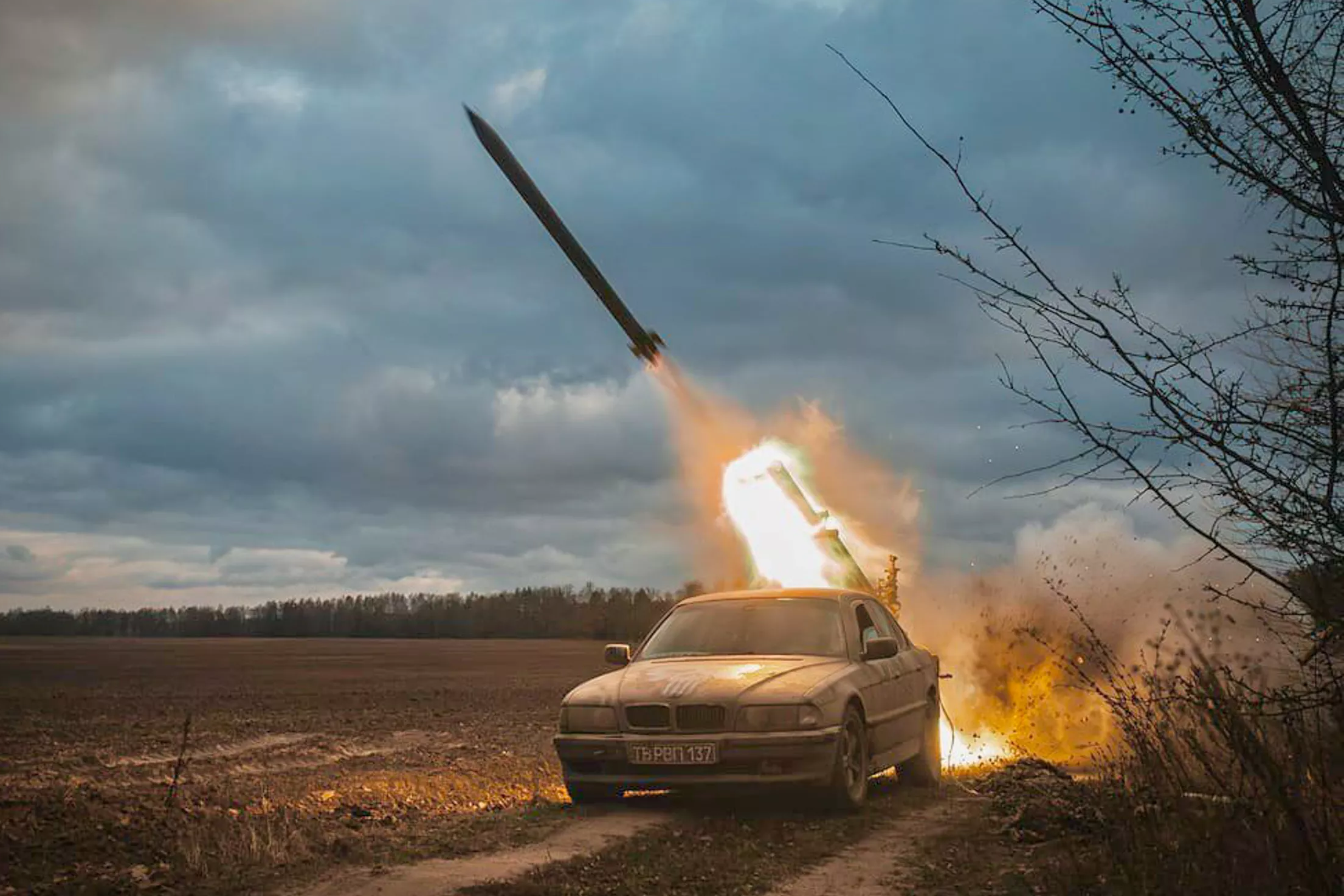 bmw,  7 series,  ukraine,  phao phan luc,  ten lua anh 4