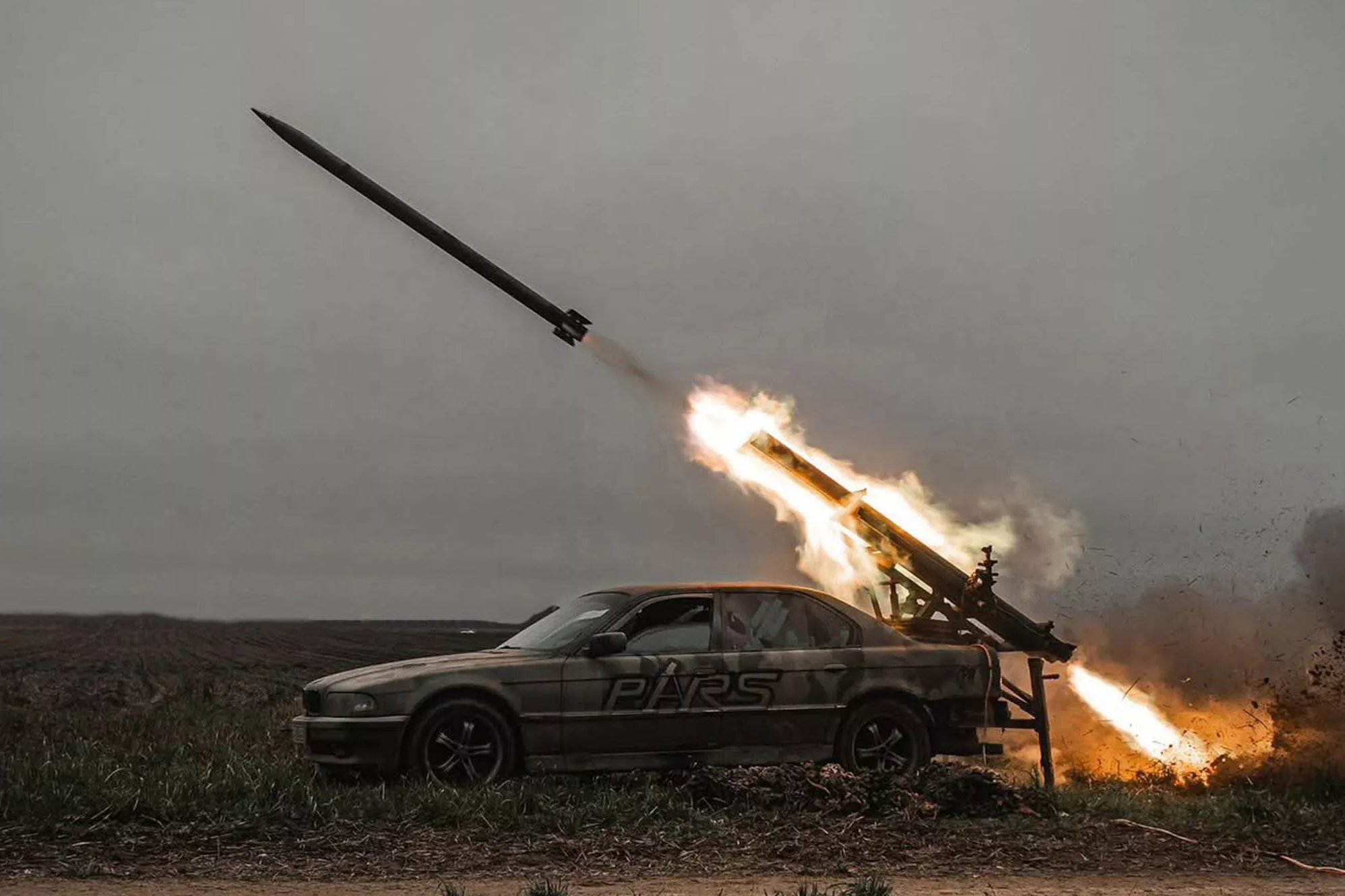 bmw,  7 series,  ukraine,  phao phan luc,  ten lua anh 2