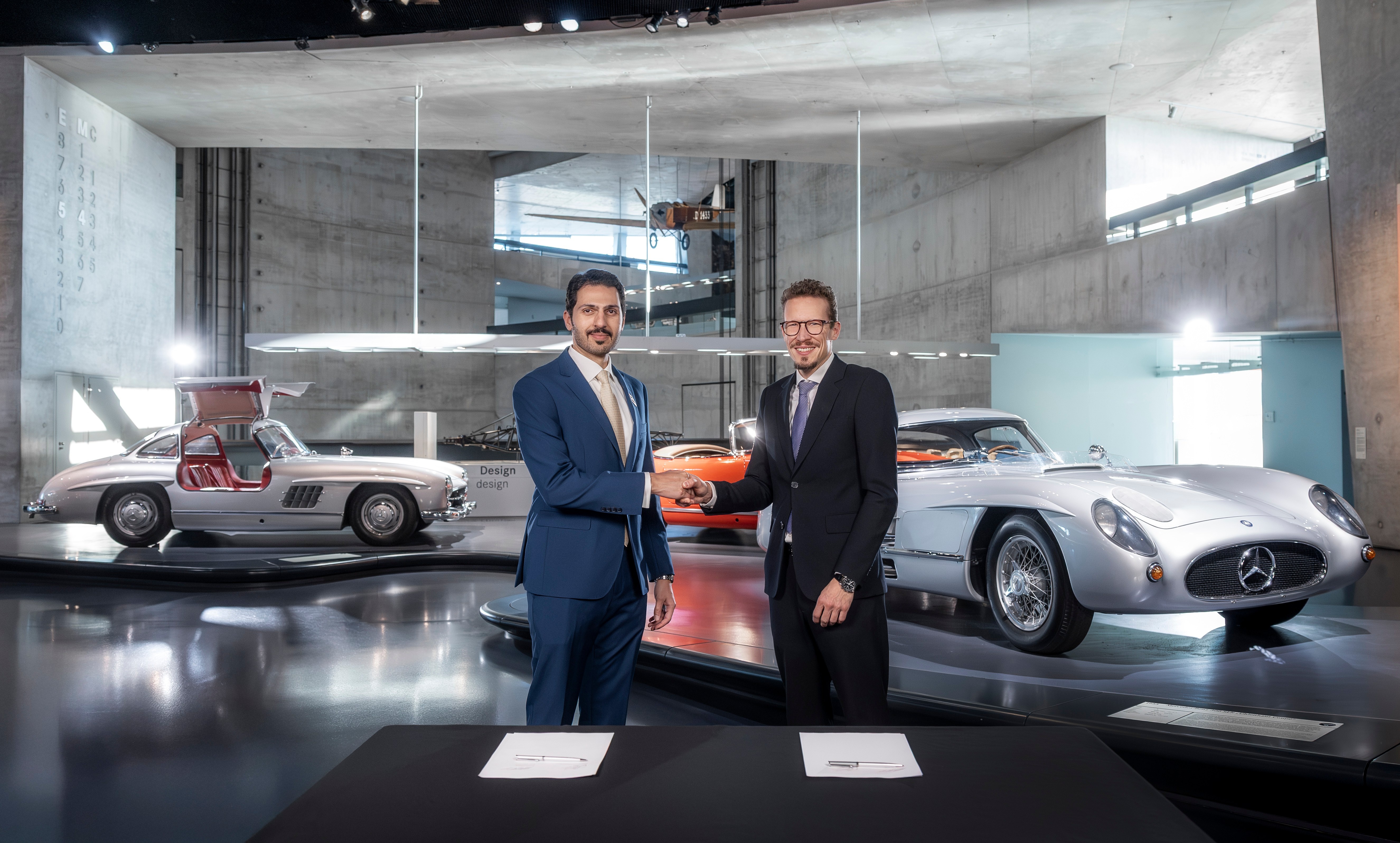 mercedes-benz,  mercedes,  bat dong san,  dubai anh 1