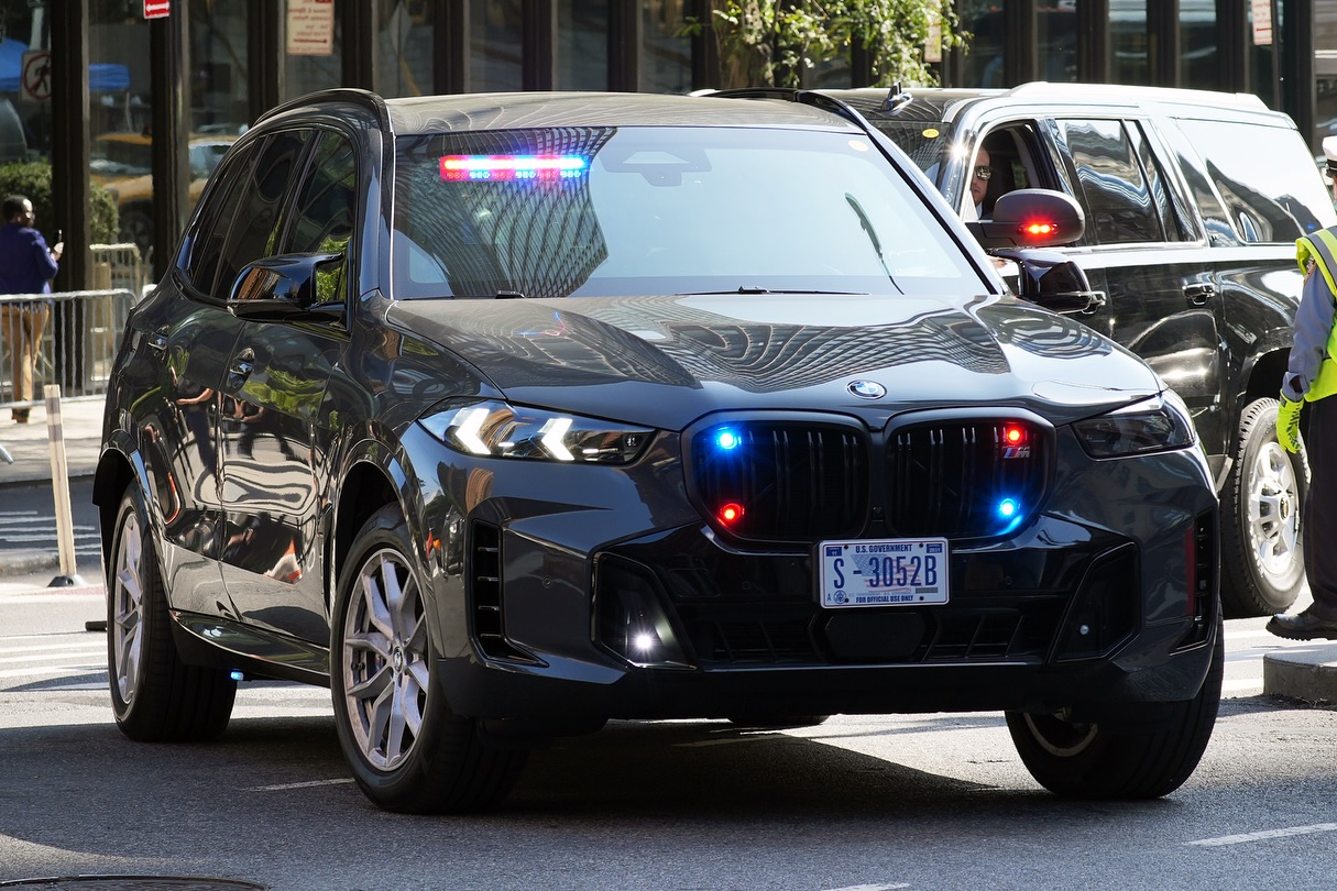 FBI se duoc trang bi 'sieu SUV' chong dan BMW X5 Protection hinh anh
