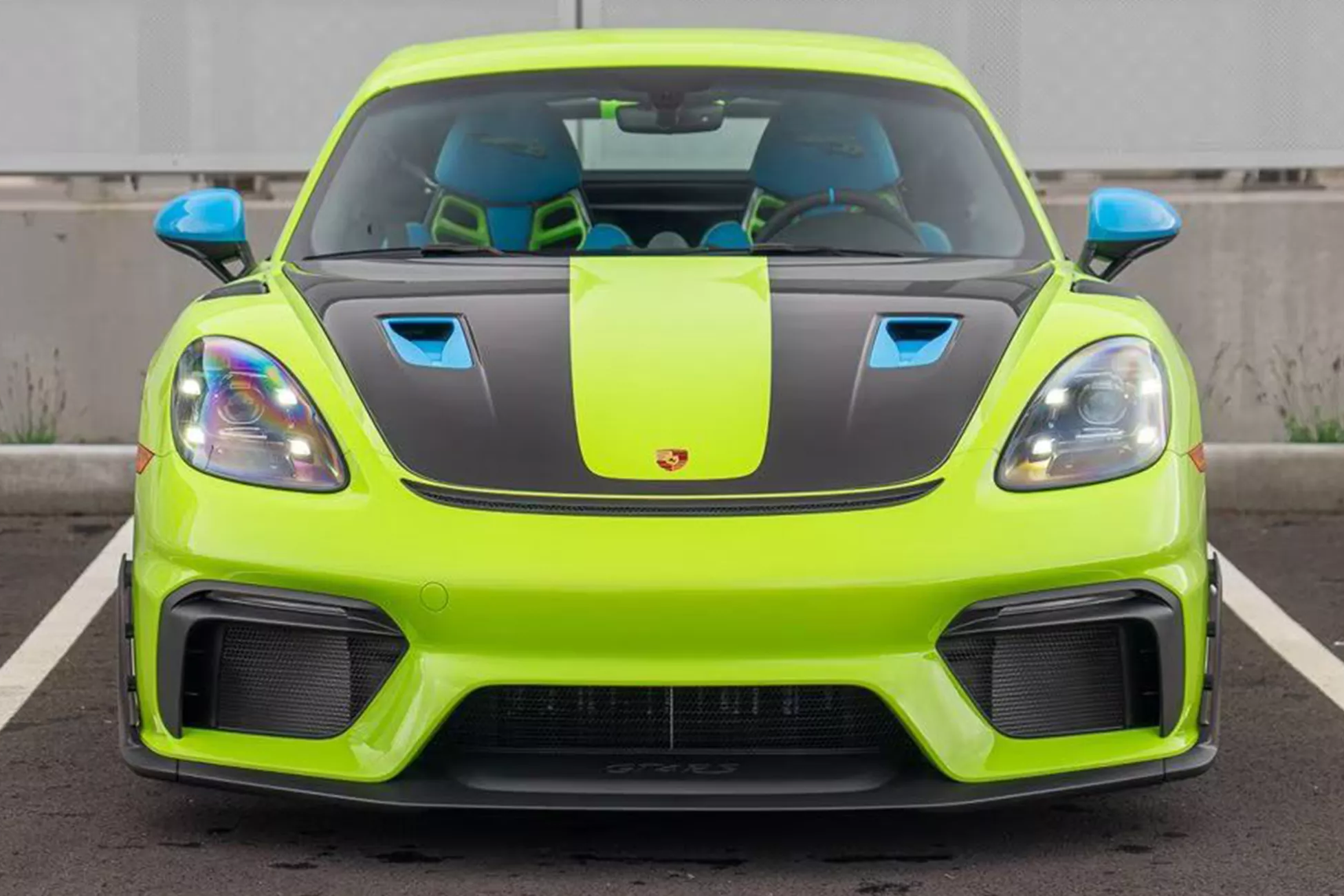 'Sieu xe' Porsche Cayman GT4 RS voi phoi mau doc la hinh anh