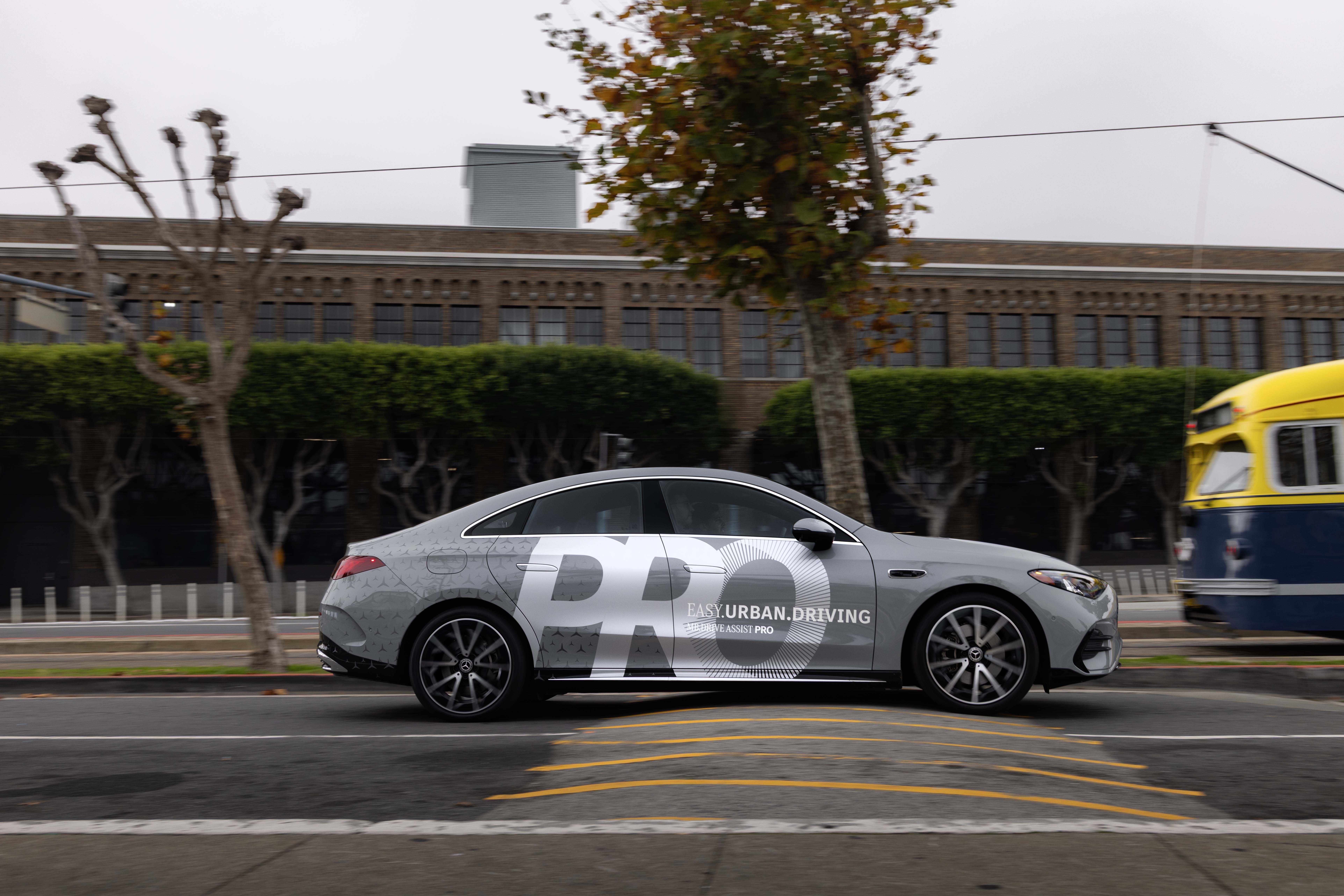 mercedes,  mercedes-benz,  tu lai,  tesla,  fsd anh 2