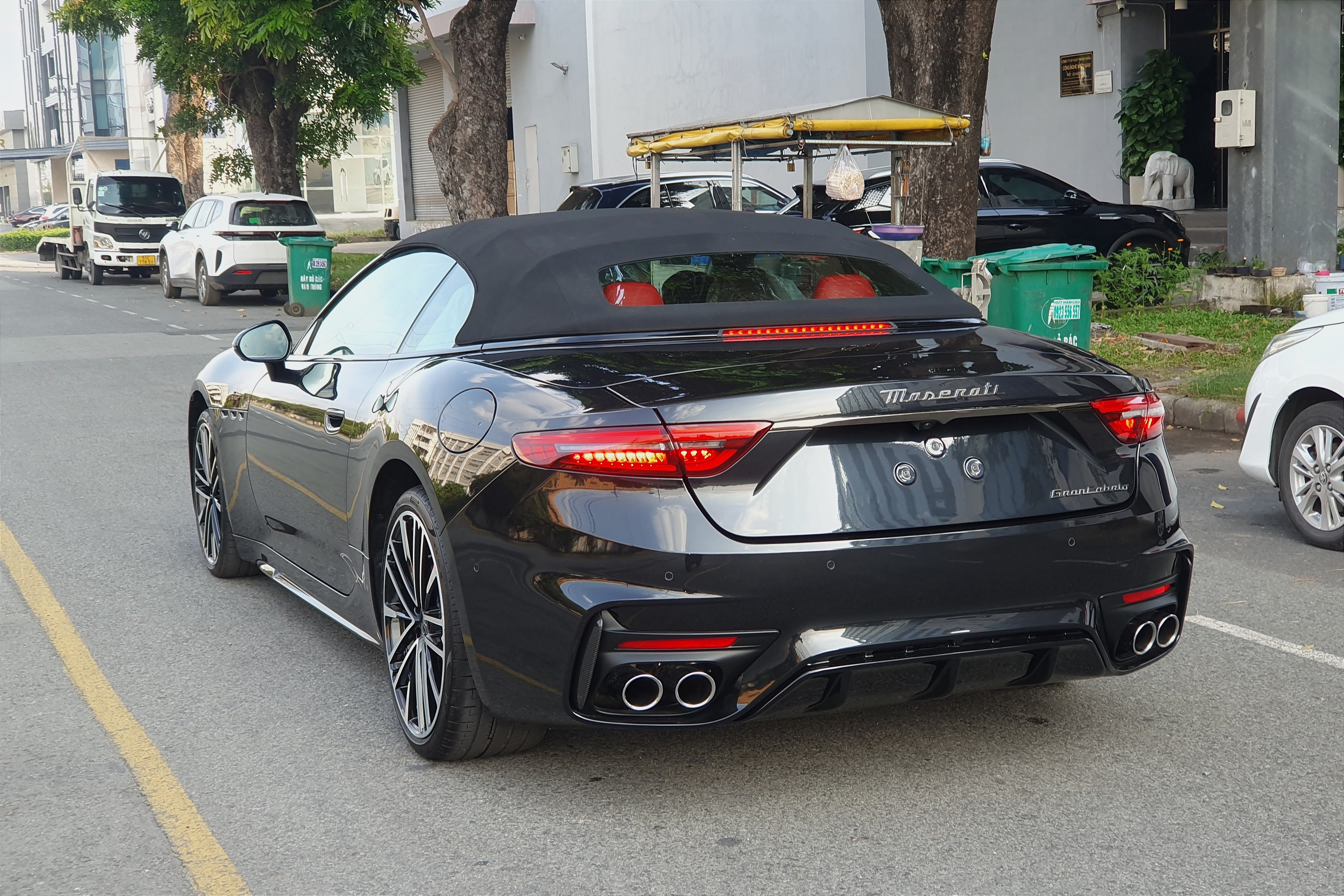 Sieu xe Maserati GranCabrio Trofeo bat ngo xuat hien tai Viet Nam hinh anh