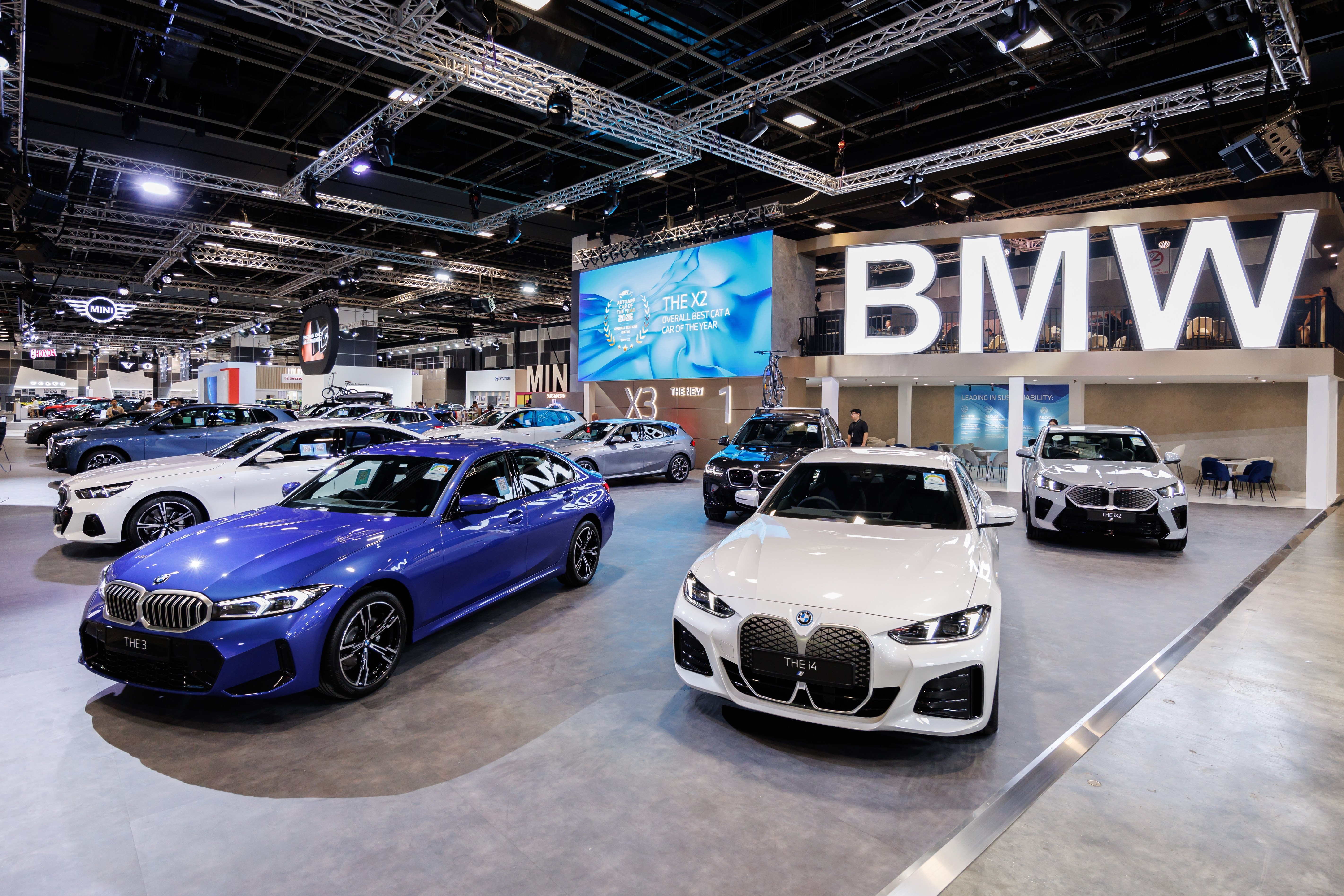 BMW tiep tuc thong tri phan khuc xe sang nam 2025 hinh anh