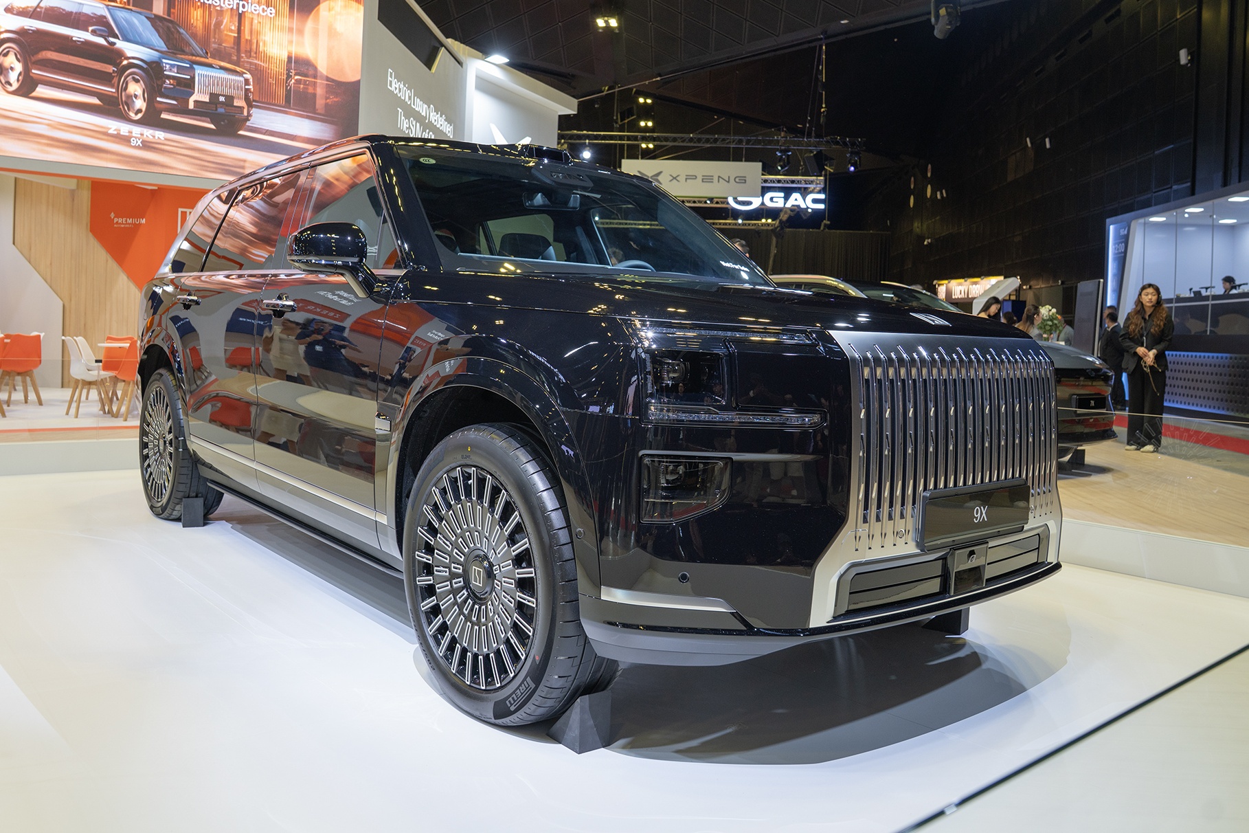 Quan chuc My canh bao Canada ve xe dien Trung Quoc hinh anh