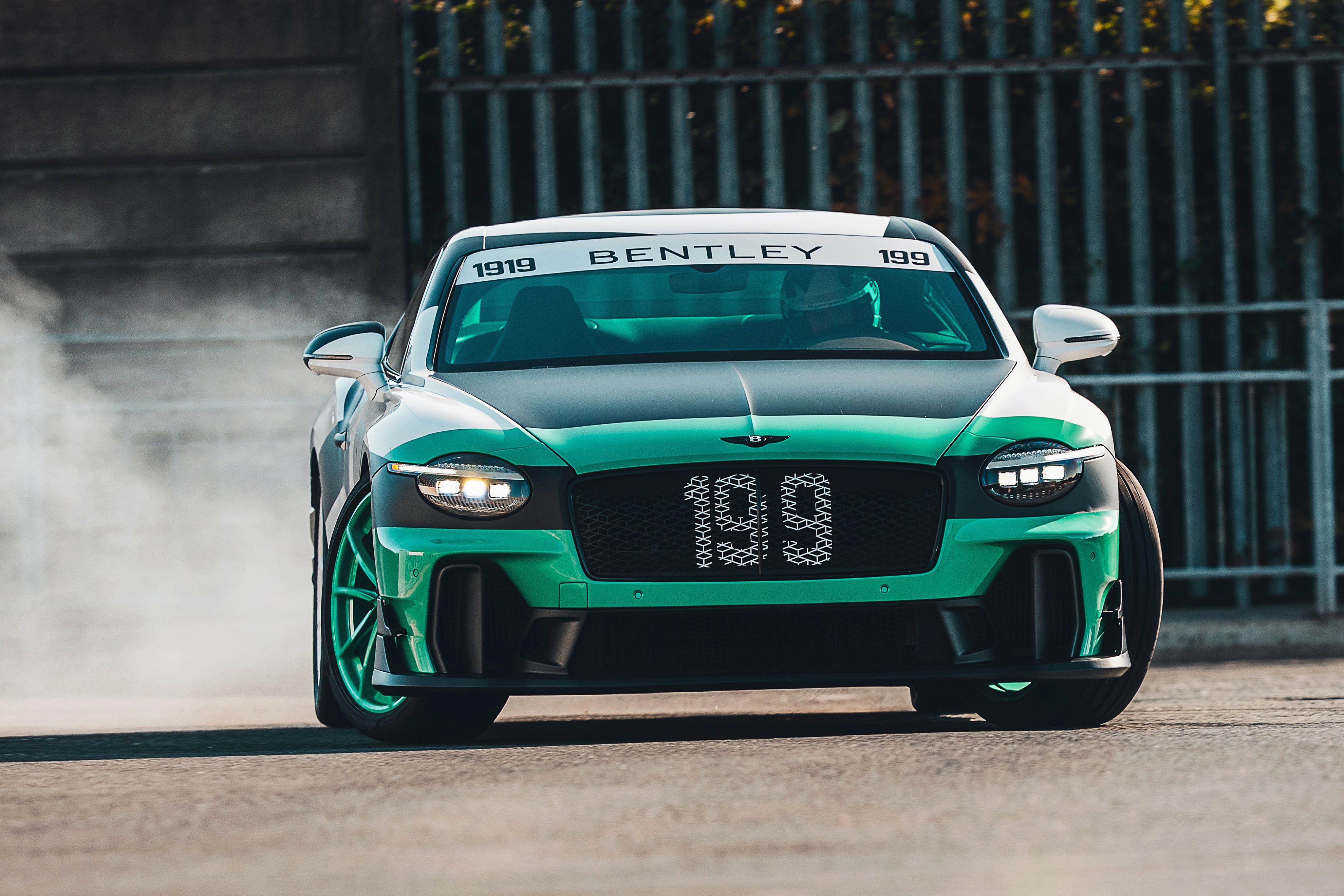 bentley,  supersports,  bentley supersports,  gymkhana,  drift,  Travis Pastrana,  Ken Block anh 4