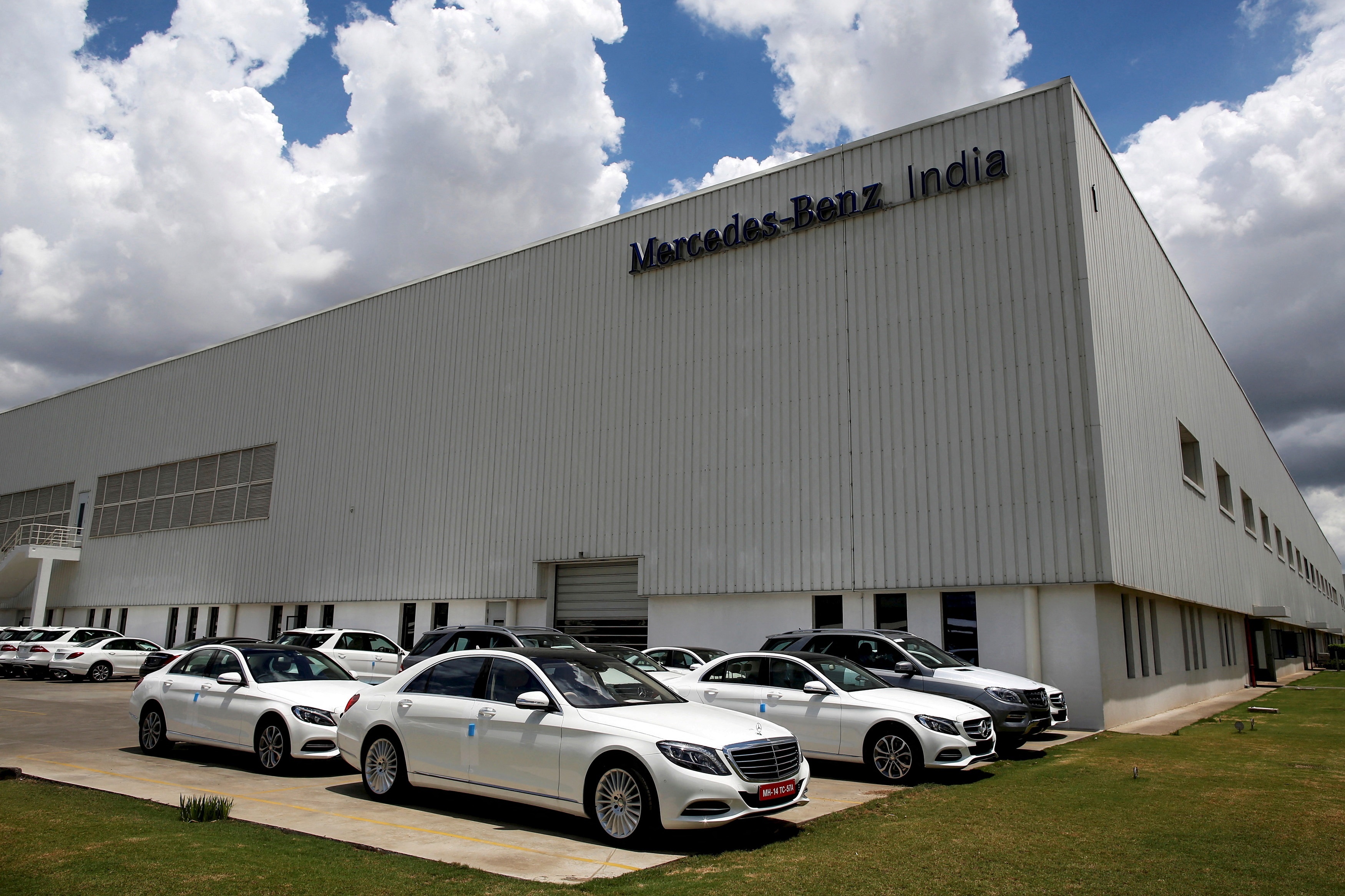 an do,  eu,  chau au,  thue,  ev,  bmw,  mercedes-benz anh 3