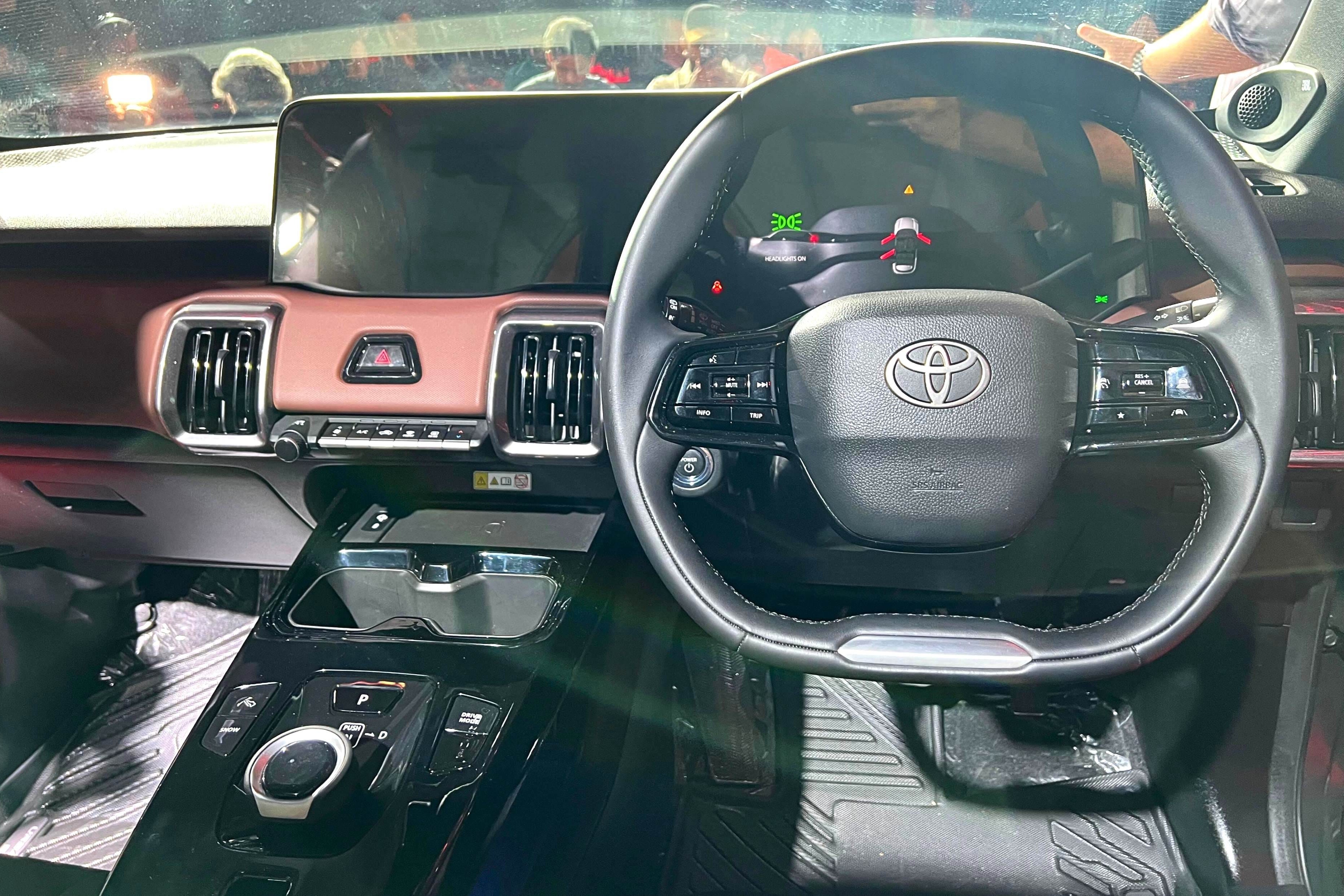 toyota,  Urban Cruiser Ebella,  Urban Cruiser,  Ebella,  an do,  xe dien,  ev anh 9