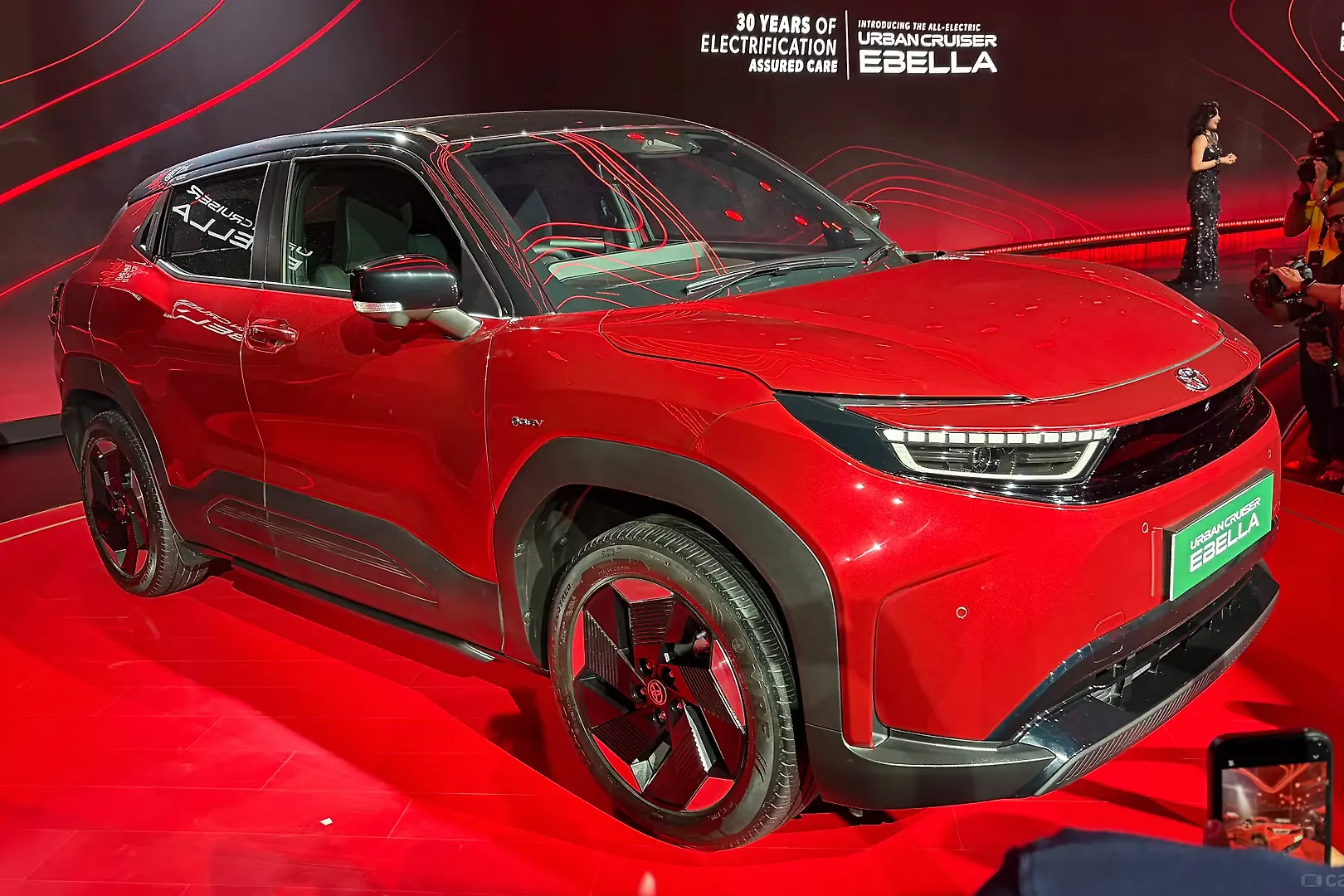 Toyota thoi bung cuoc canh tranh xe dien tai An Do hinh anh