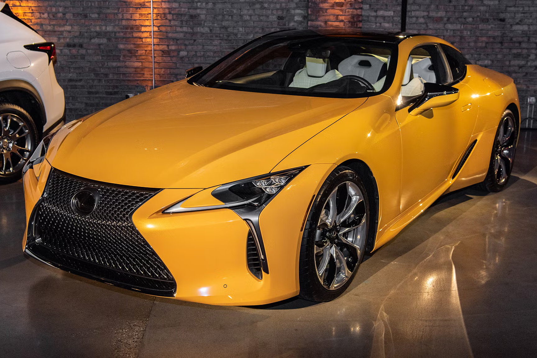 Lexus LC bi khai tu hinh anh