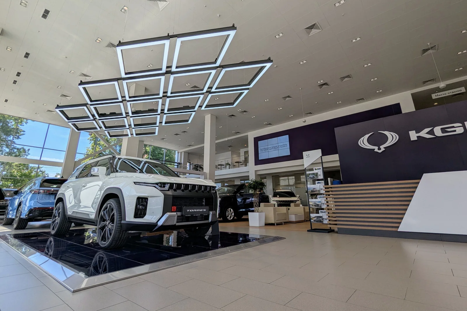 nga,  oto,  gia oto,  gia xe,  xe moi,  da qua su dung anh 2