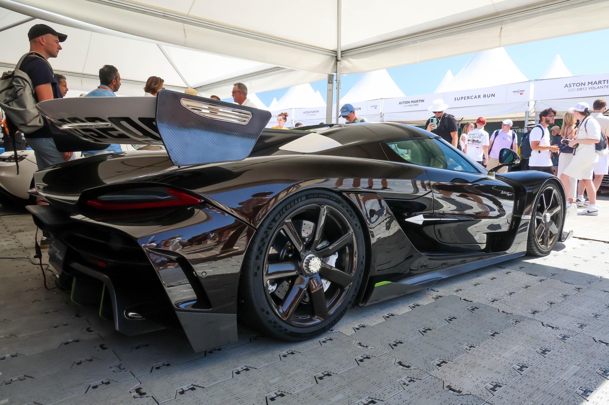 ngua,  xe,  sieu xe,  hypercar,  bugatti,  ferrari,  koenigsegg,  ford mustang,  ford bronco,  porsche,  rolls-royce,  bmw,  mini anh 5