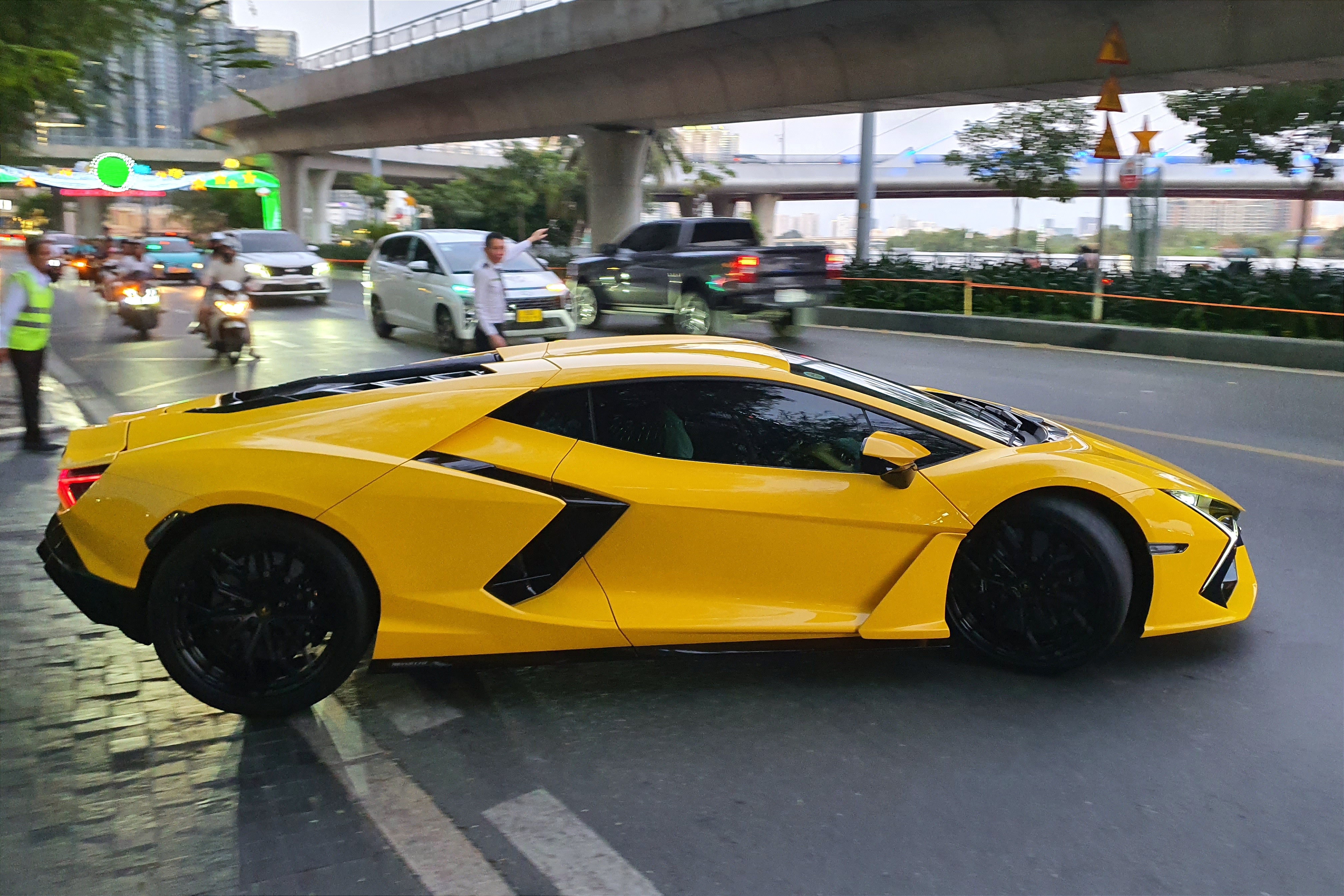 lamborghini,  revuelto,  porsche,  918 spyder,  sieu xe,  viet nam,  tp.hcm anh 3