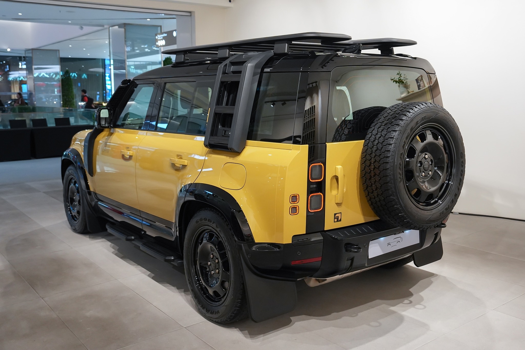 defender,  defender trophy,  defender trophy edition,  defender 110,  thai lan,  camel trophy,  suv anh 5