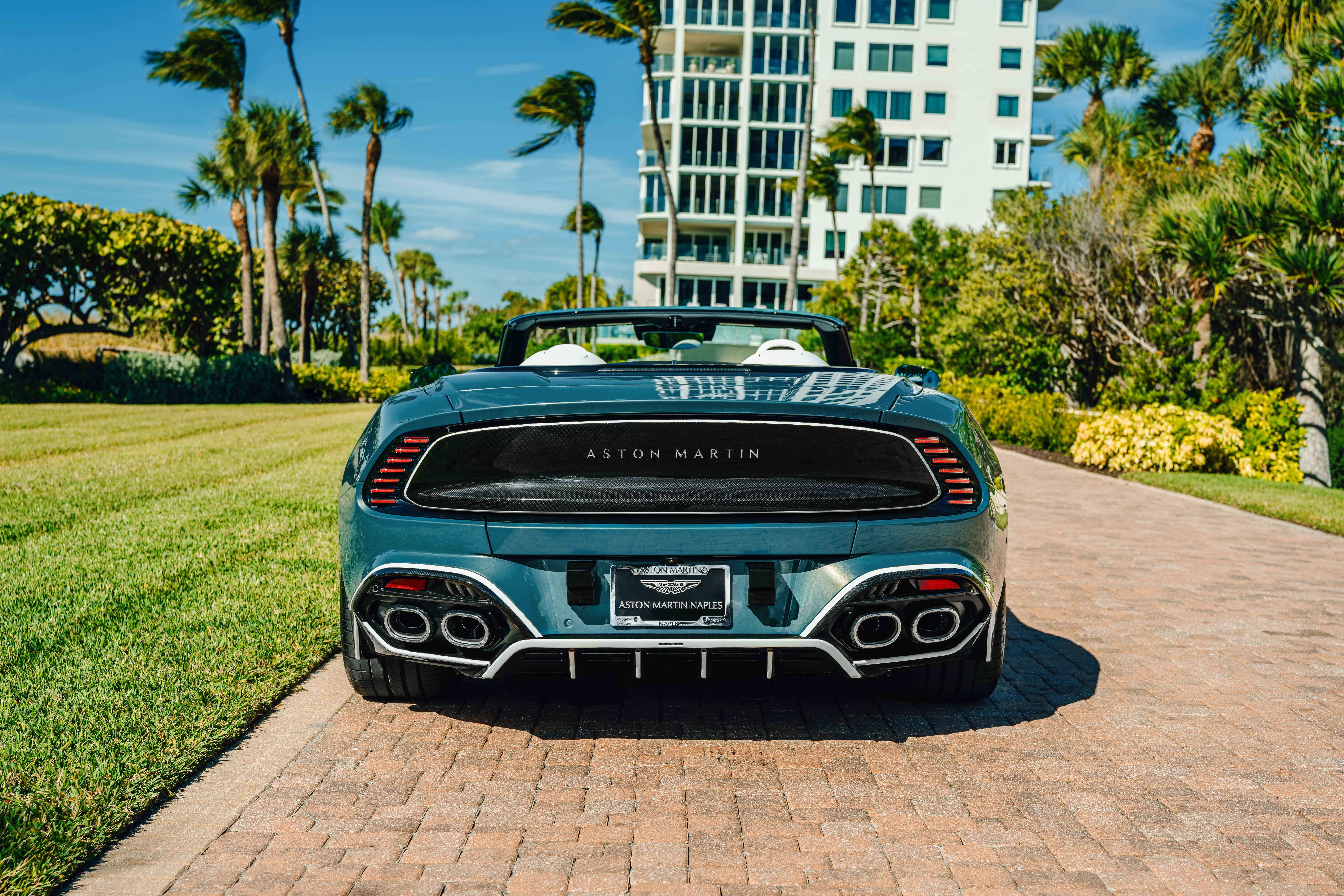 aston martin,  vanquish,  vanquish volante,  wave edition,  vanquish volante wave edition,  sieu xe,  gioi han,  my anh 9