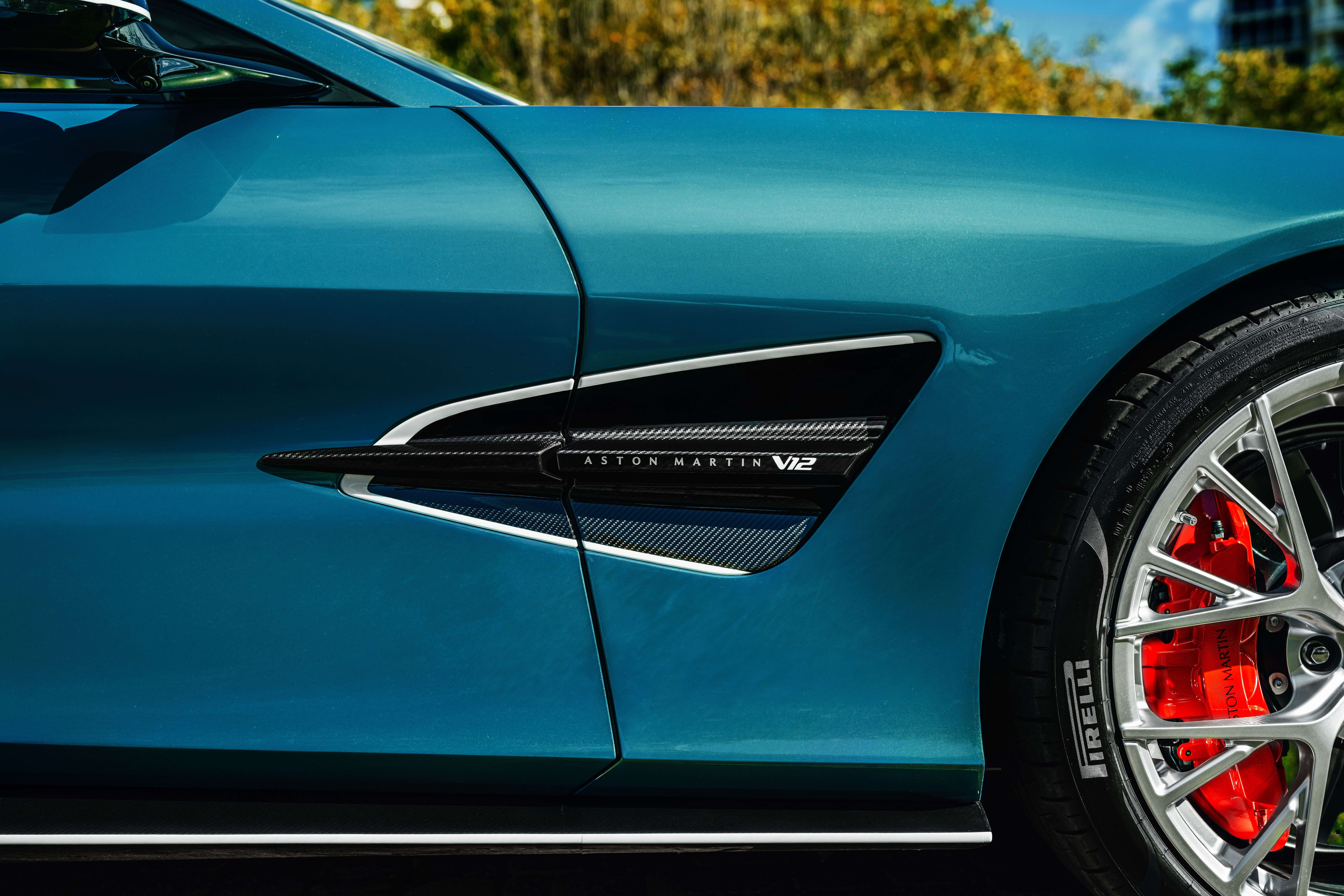 aston martin,  vanquish,  vanquish volante,  wave edition,  vanquish volante wave edition,  sieu xe,  gioi han,  my anh 6