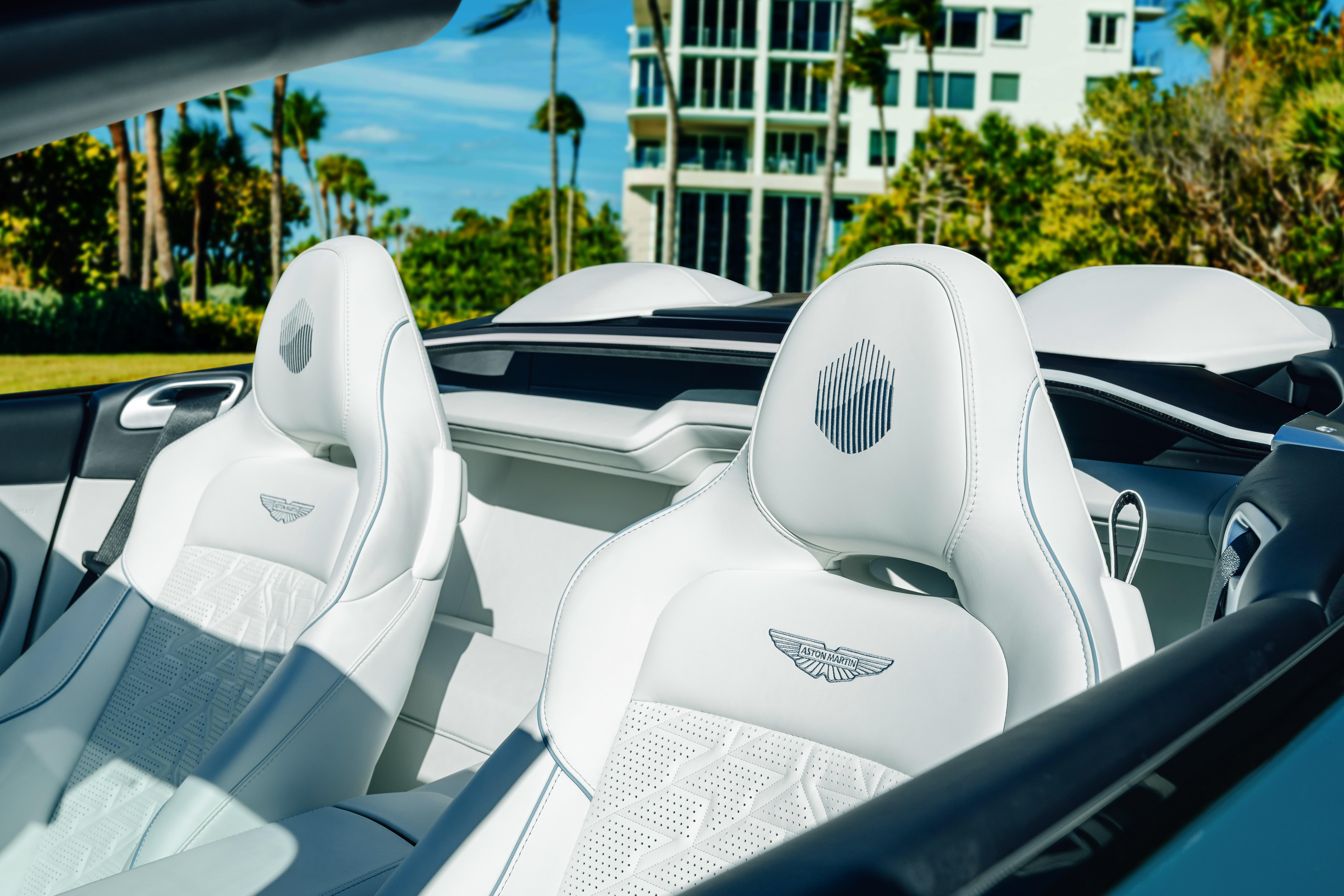 aston martin,  vanquish,  vanquish volante,  wave edition,  vanquish volante wave edition,  sieu xe,  gioi han,  my anh 5