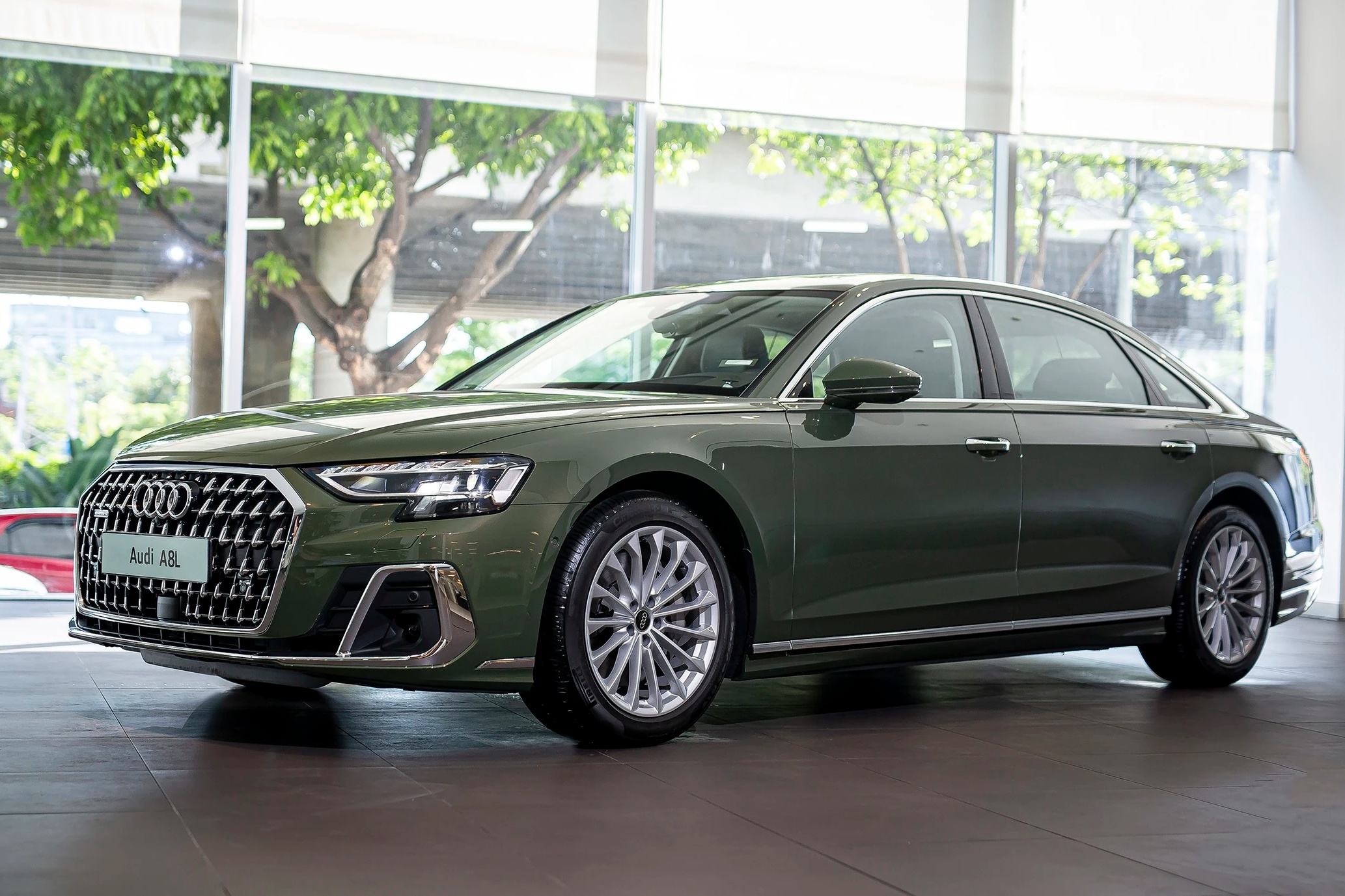 Audi A8 sap bi khai tu? hinh anh