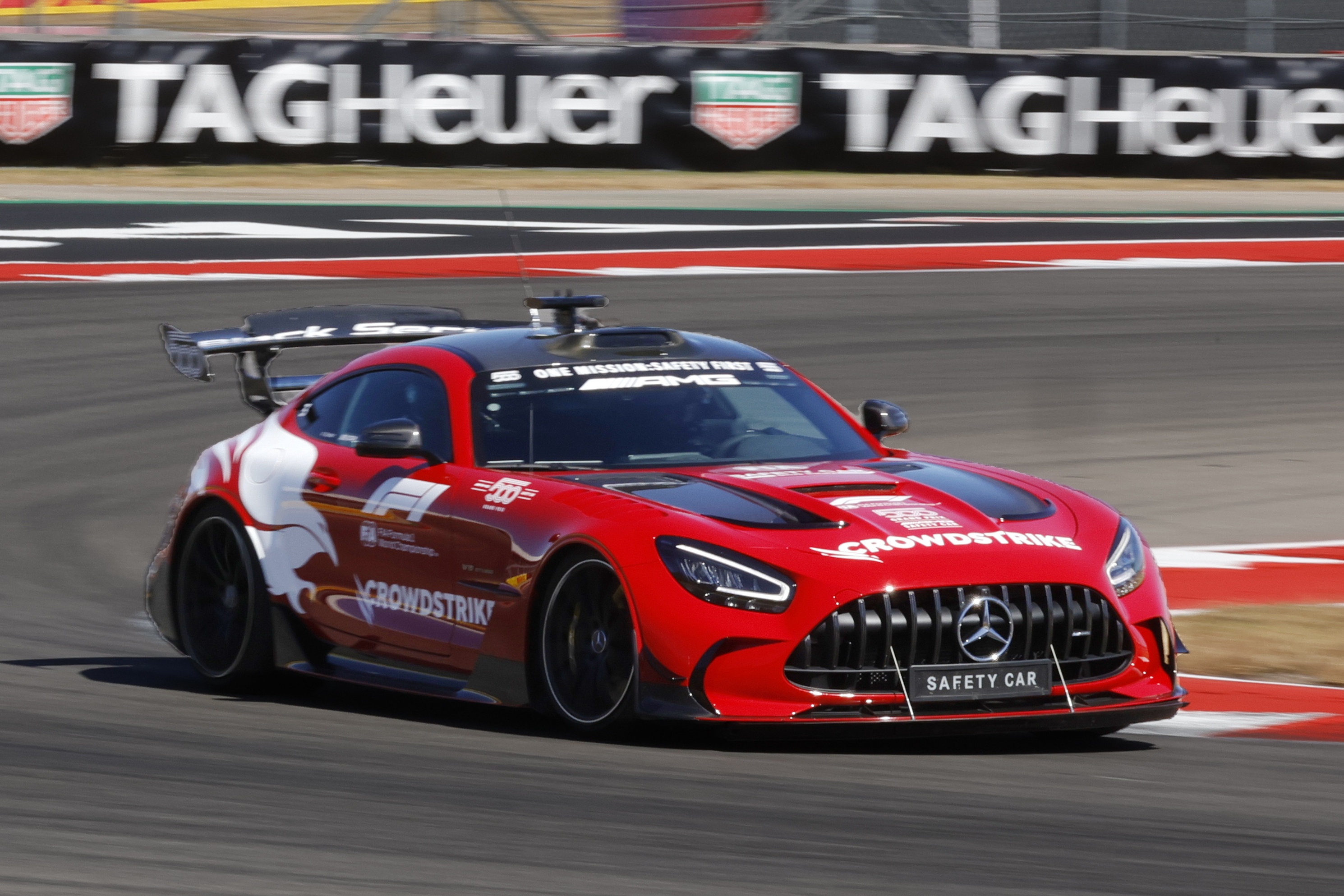 Mercedes-AMG GT Black Series tiep tuc lam xe an toan tai giai dua F1 hinh anh